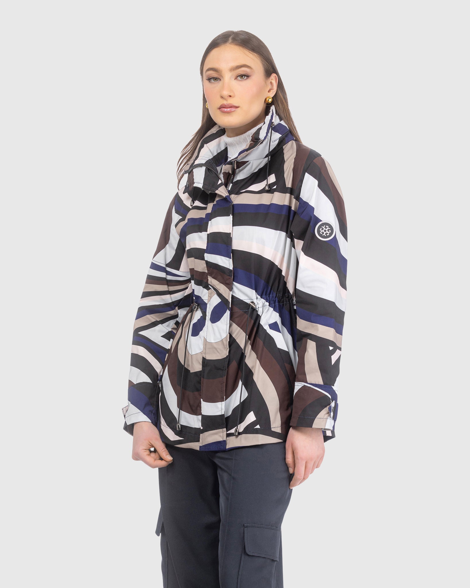 LIGHTWEIGHT JACKET WITH CONCEALED HOOD