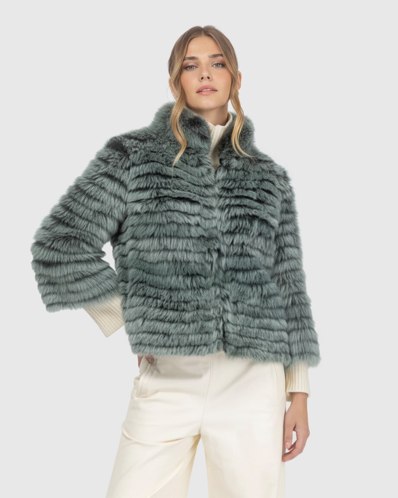 #Color_EMERALD BRISA