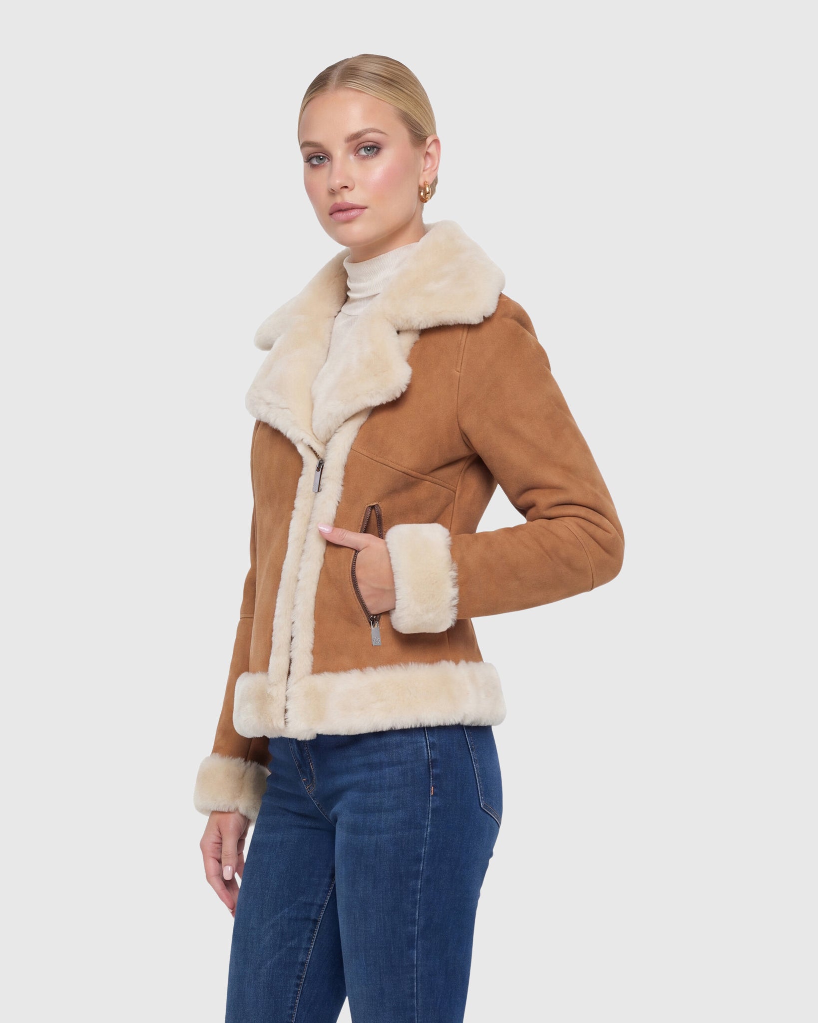 #Color_Whiskey/Beige
