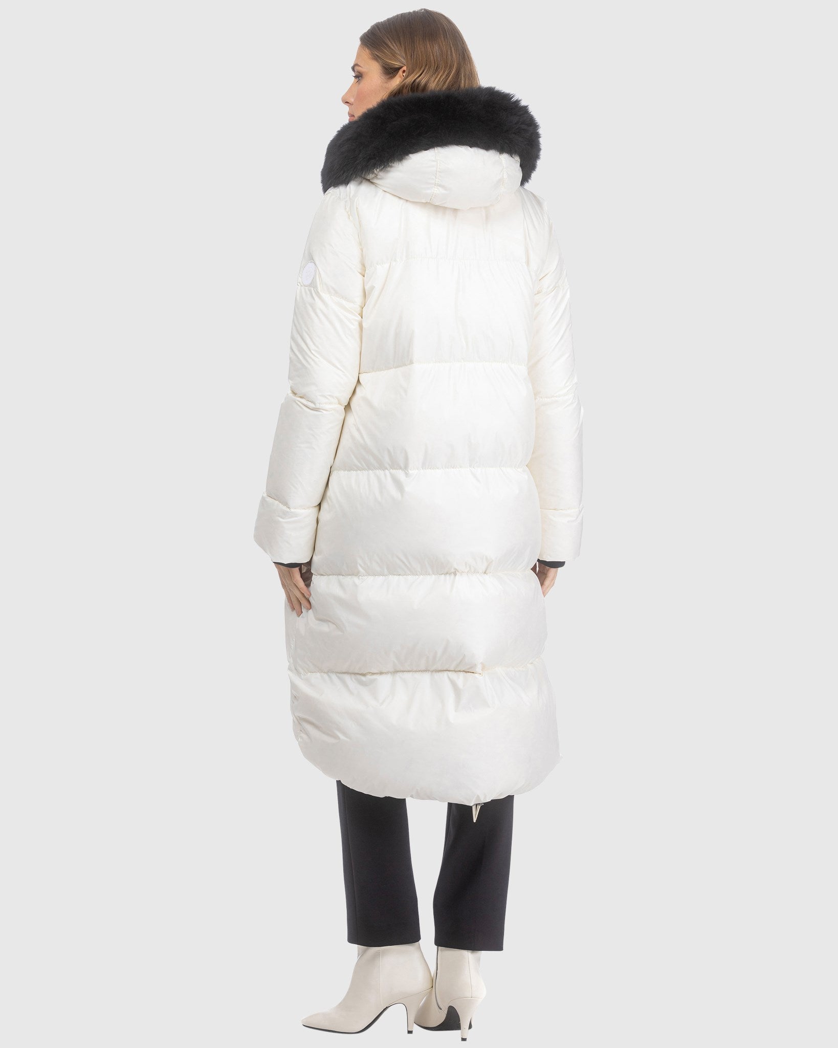#Color_IVORY/BLACK