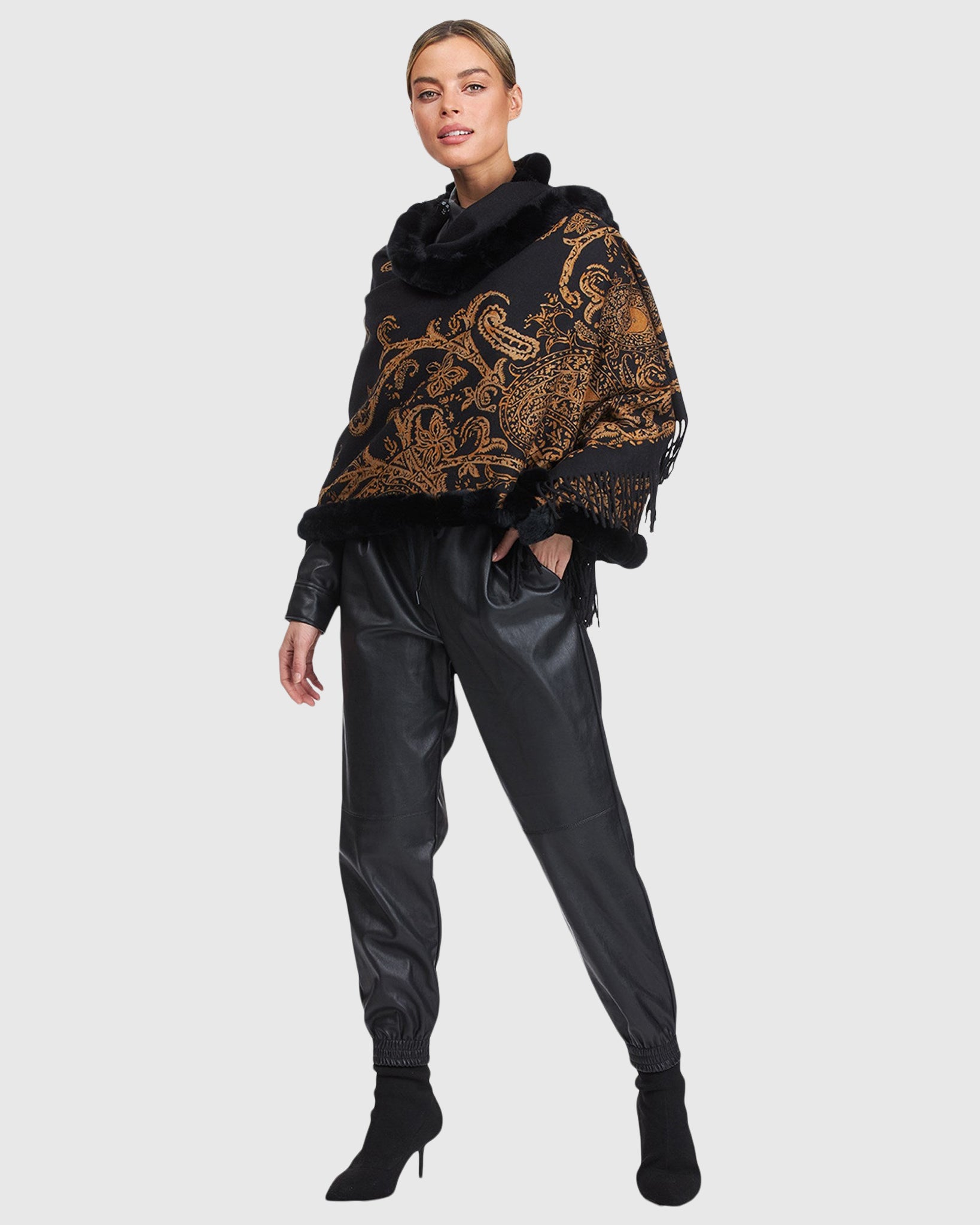 #Color_BLACK GOLD PAISLEY