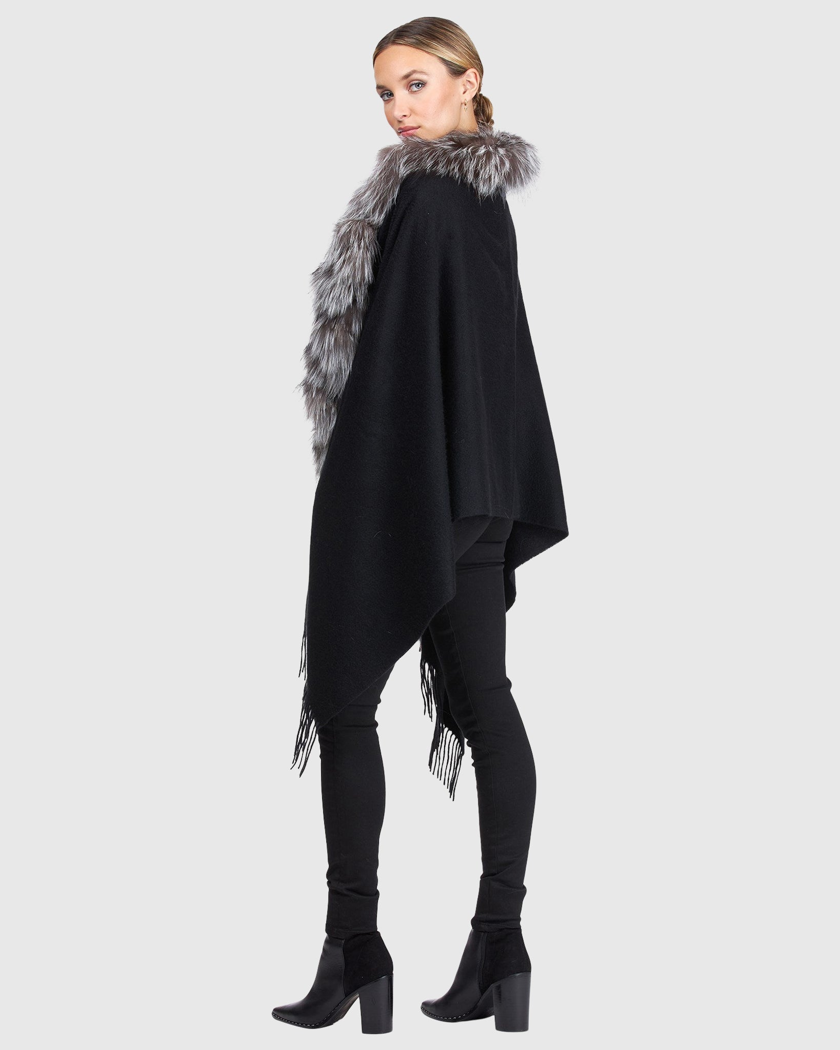 #Color_BLACK/SILVER