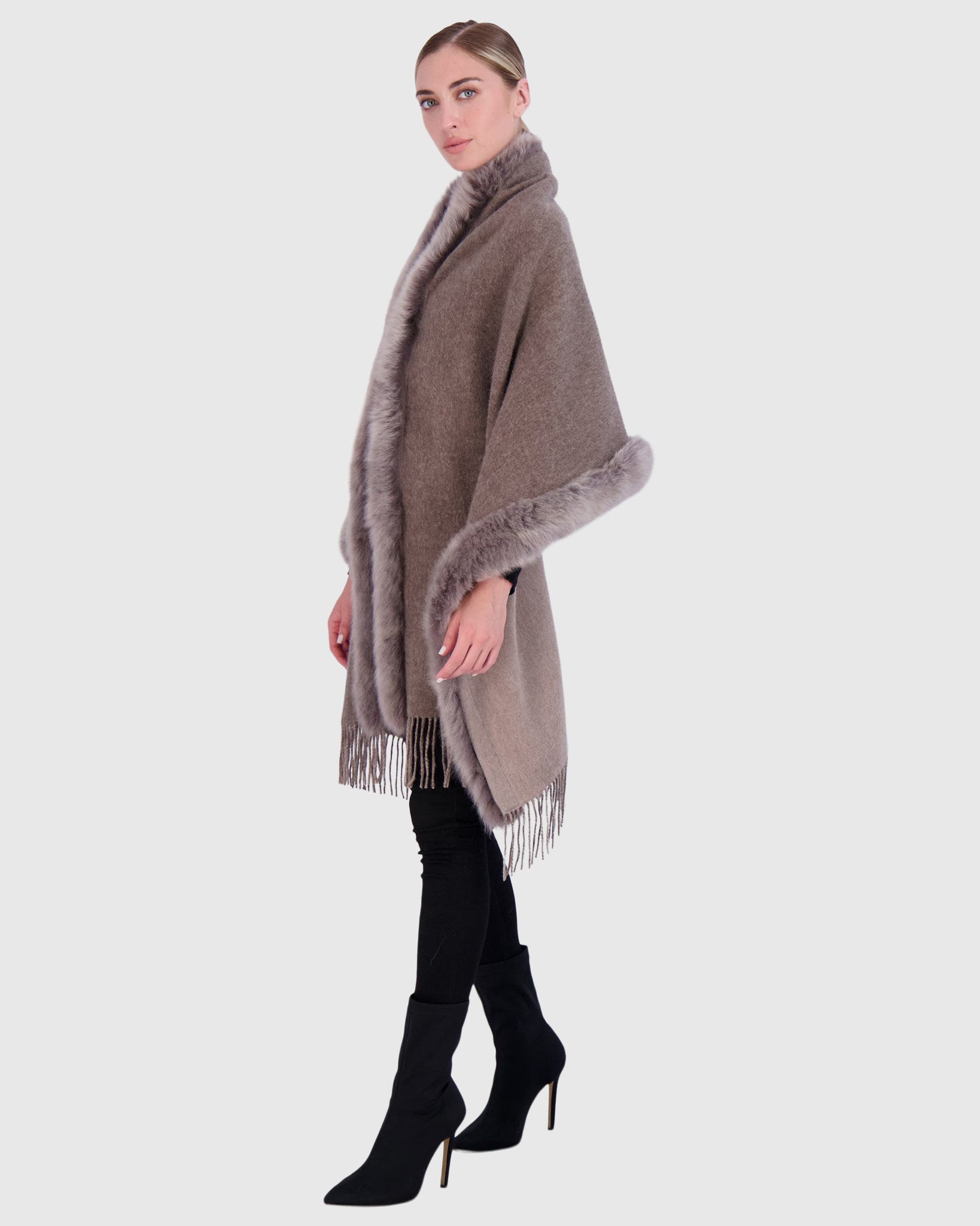 #Color_MOCHA/TAUPE