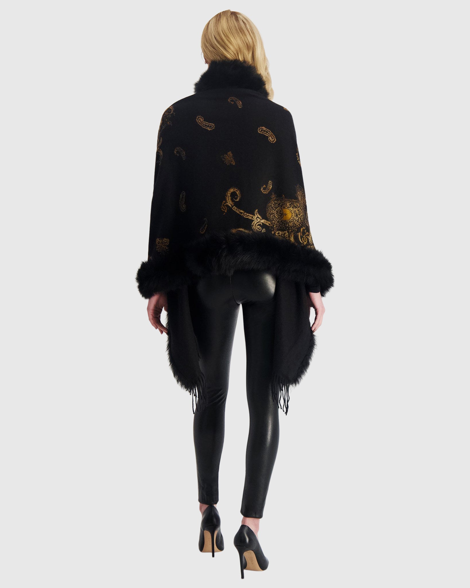 #Color_BLACK GOLD PAISLEY