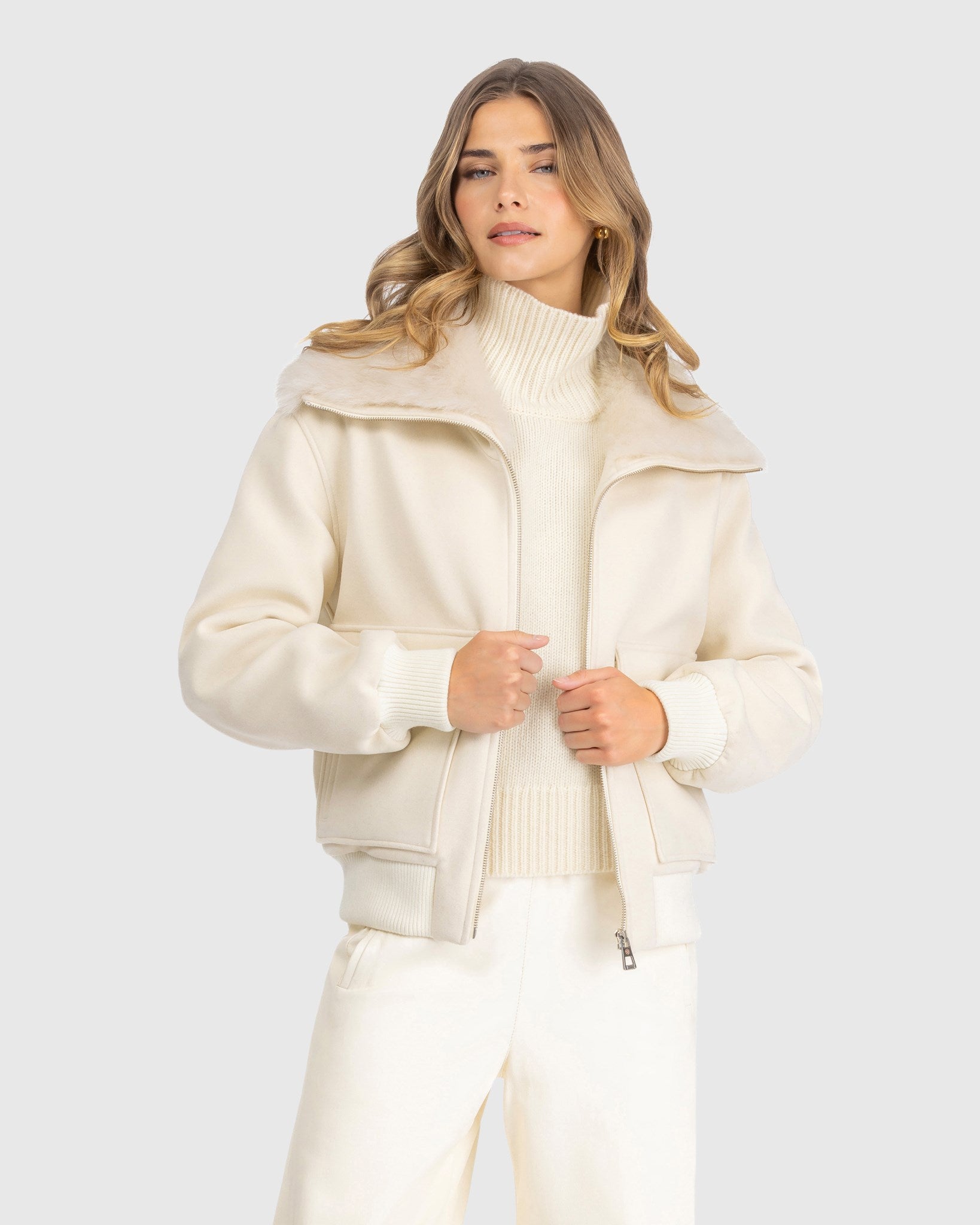 #Color_Ivory