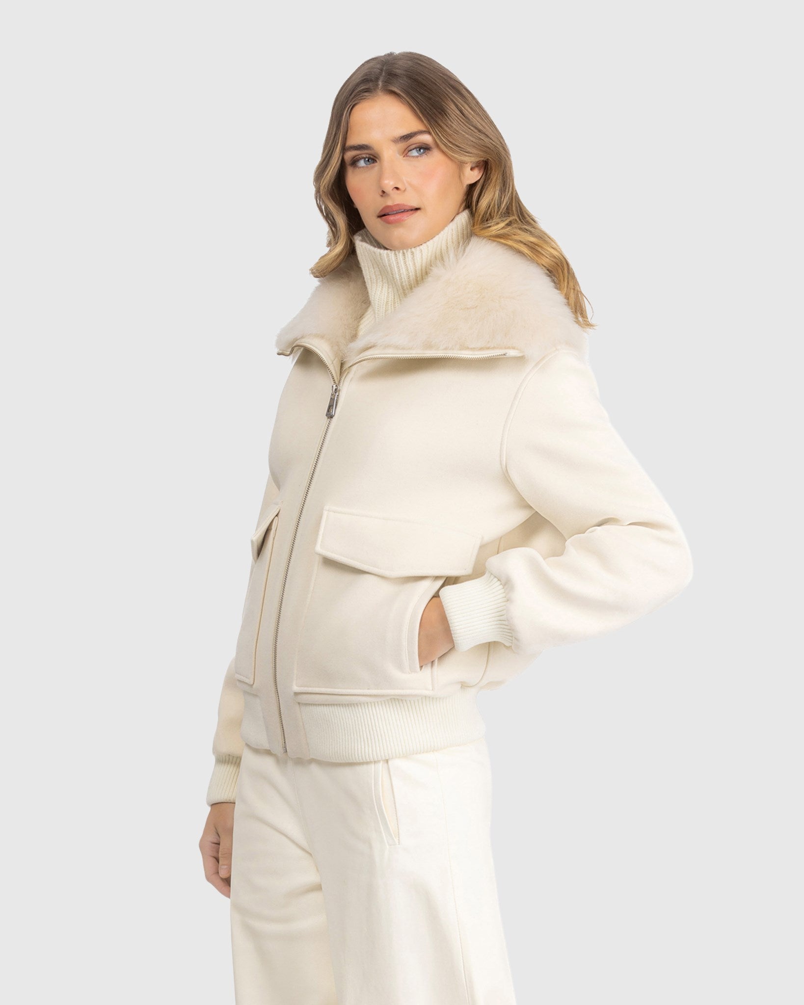#Color_Ivory