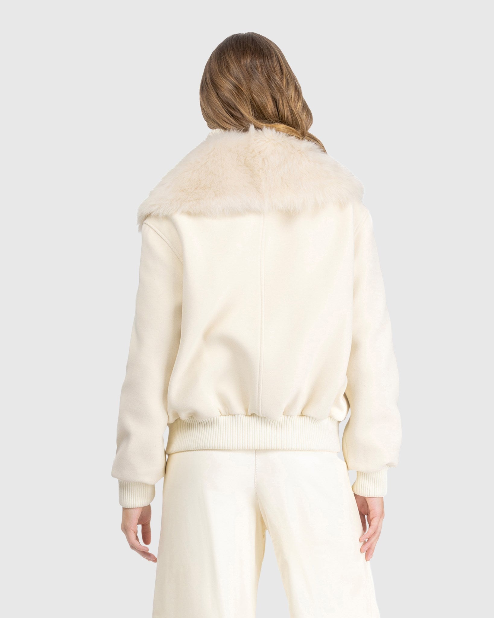 #Color_Ivory