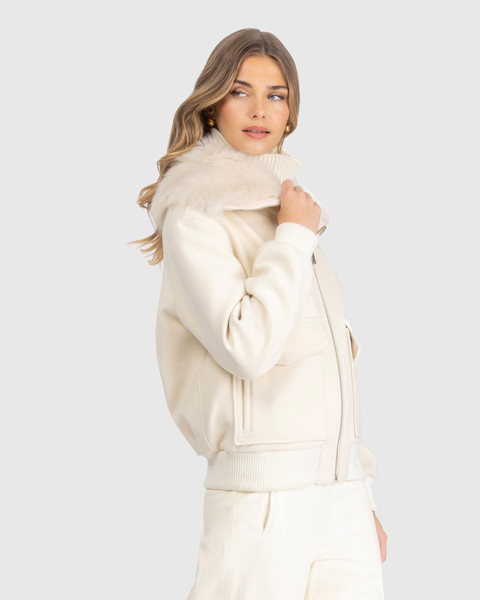 #Color_Ivory