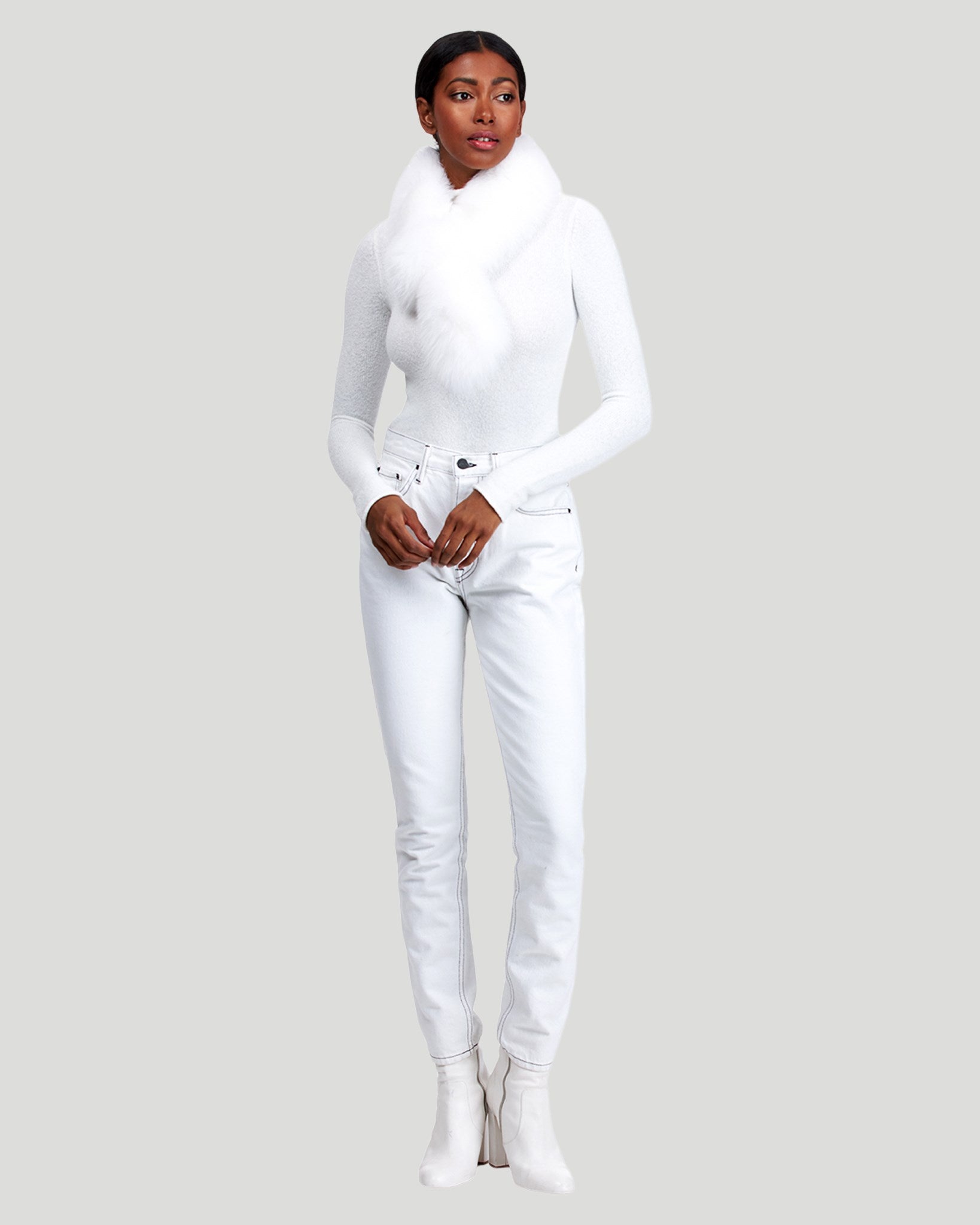#Color_BLEACHED WHITE