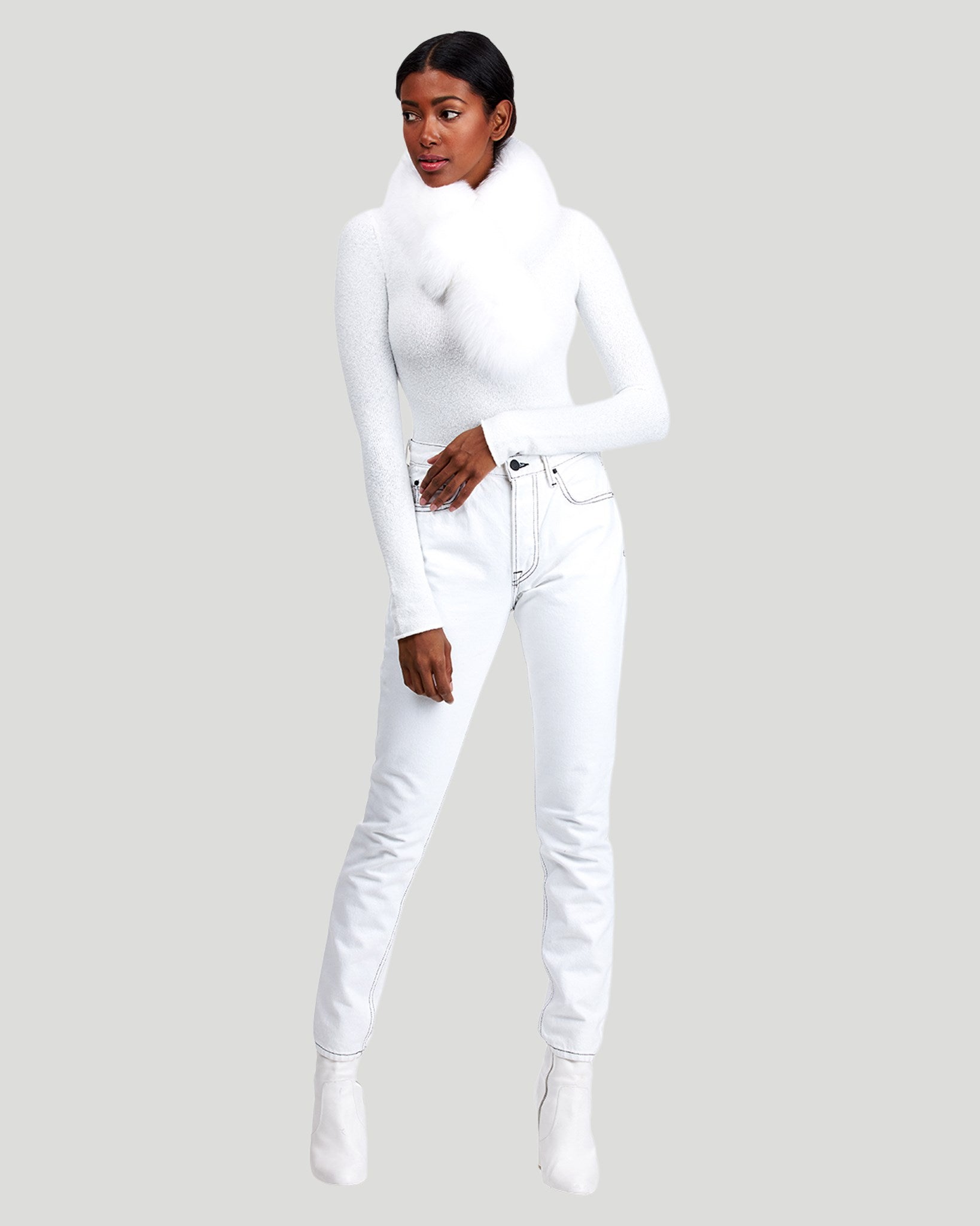 #Color_BLEACHED WHITE