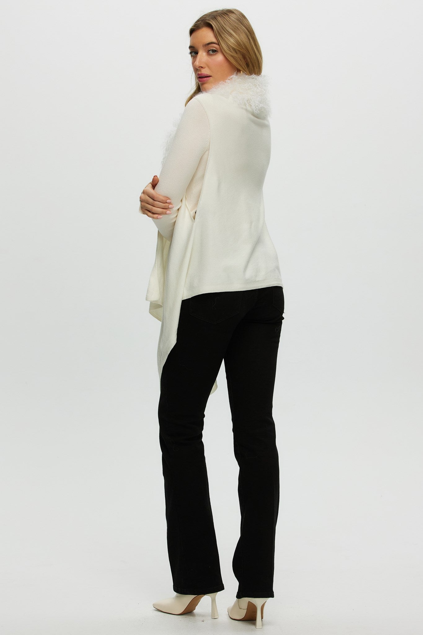 #Color_IVORY