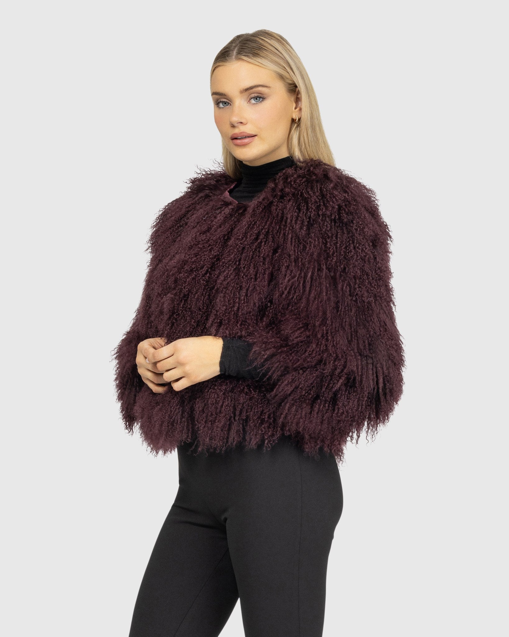 #Color_AUBERGINE