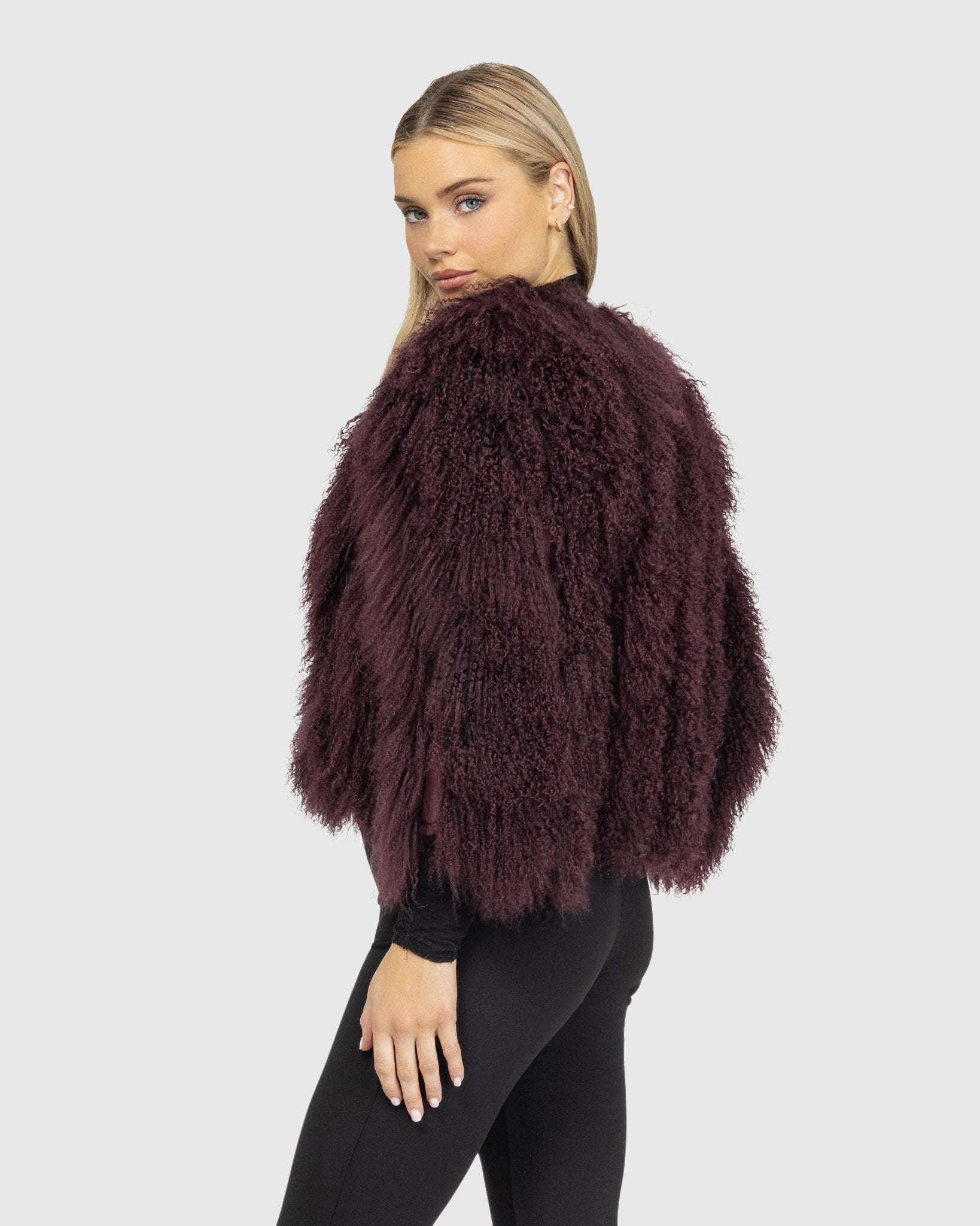 #Color_AUBERGINE