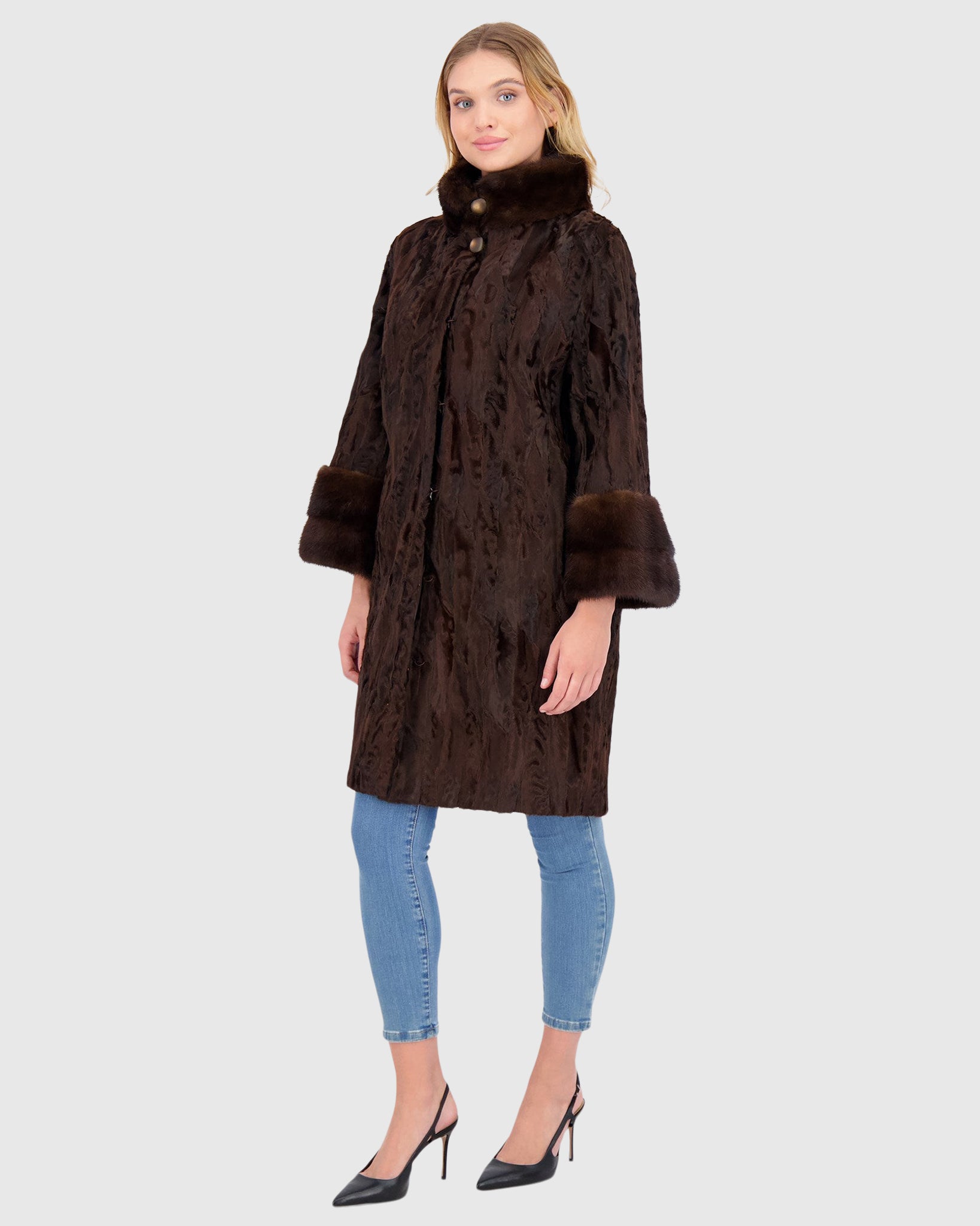 #Color_BROWN