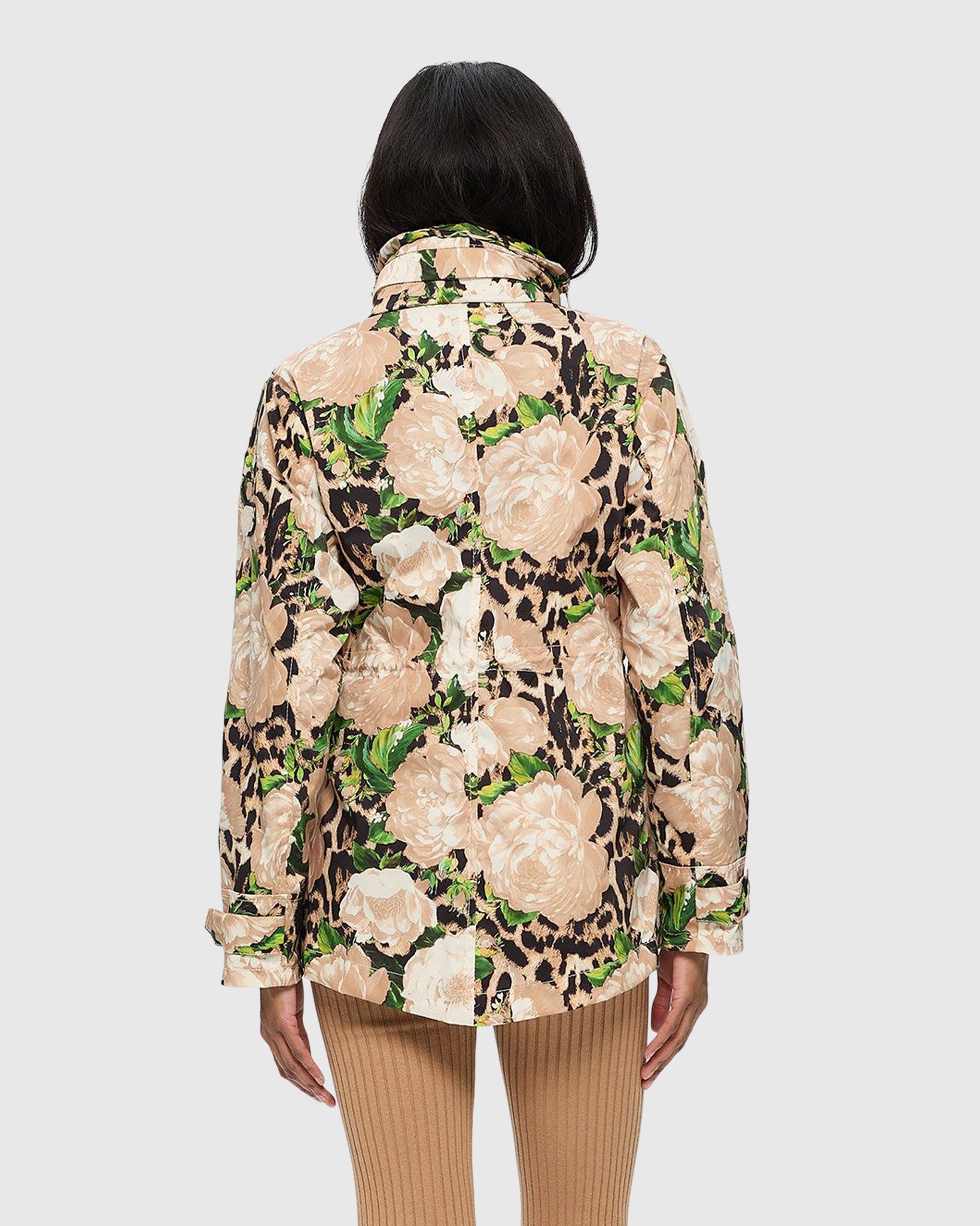 LIGHTWEIGHT JACKET WITH CONCEALED HOOD