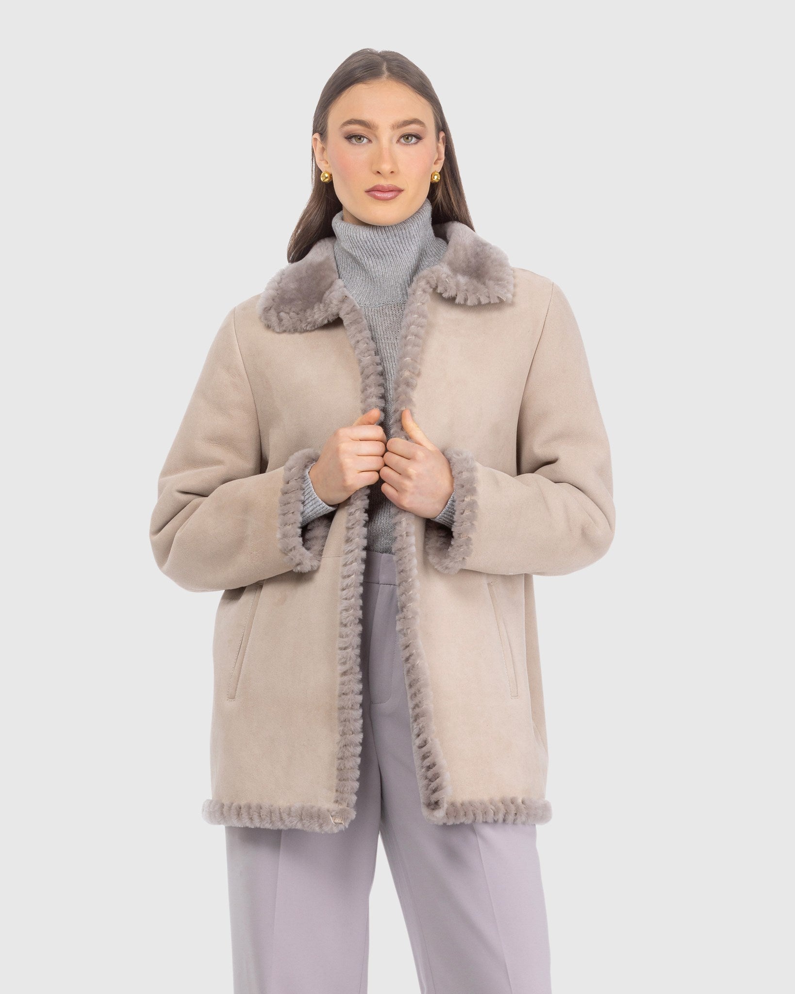 #Color_TAUPE