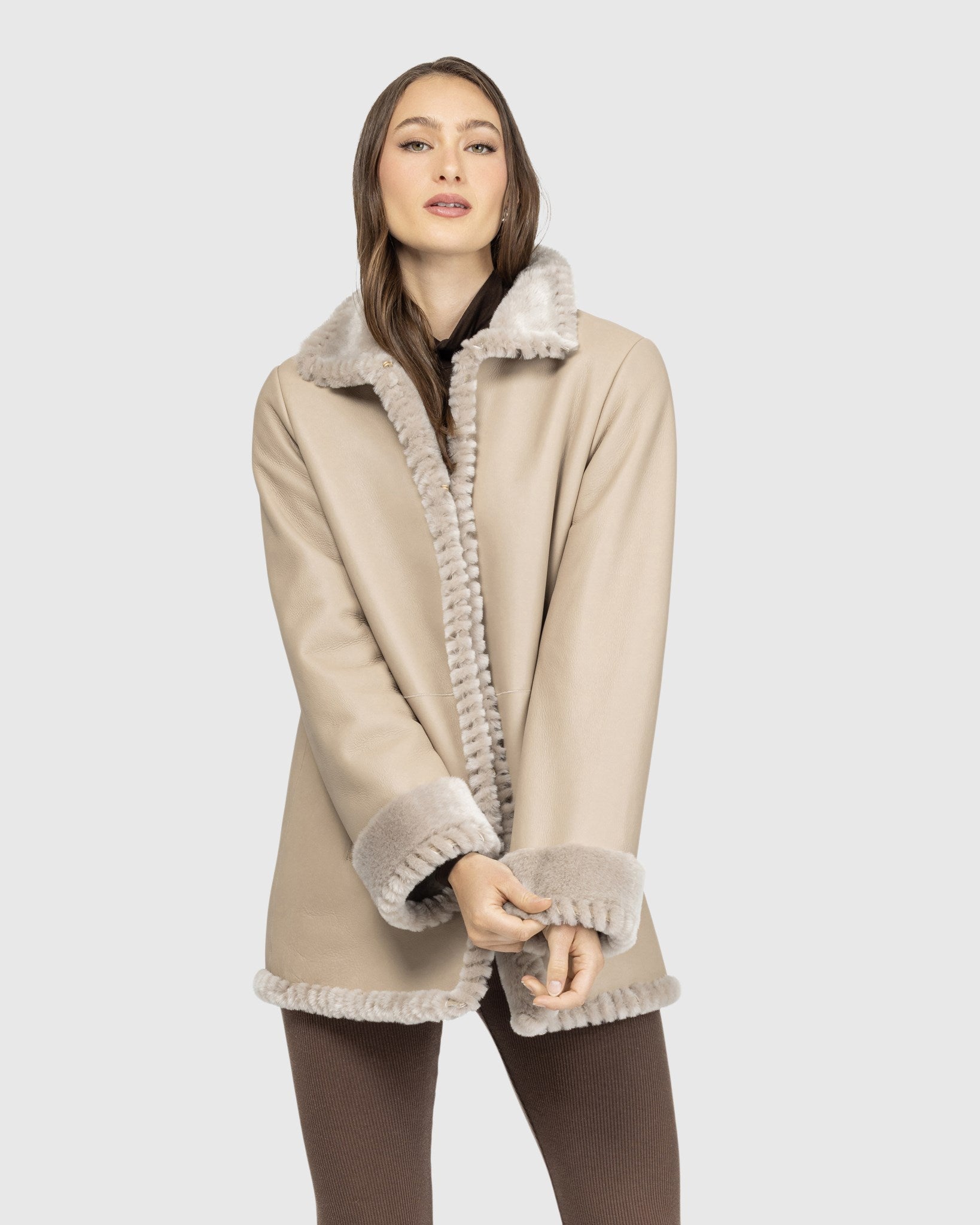#Color_TAUPE BRISA