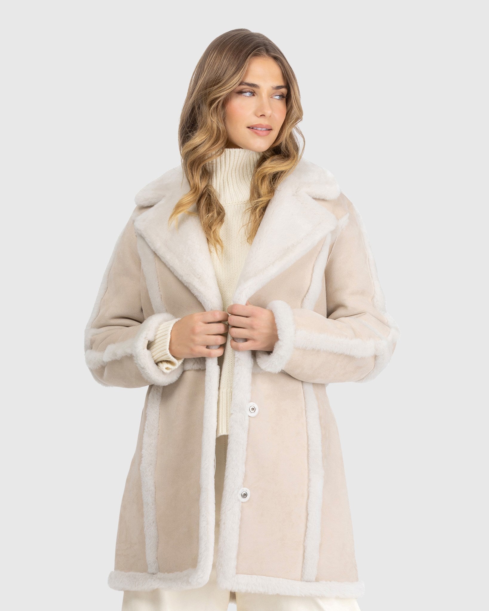 MERINO SHEARLING LAMB STROLLER WITH SPILL SEAM, BELT