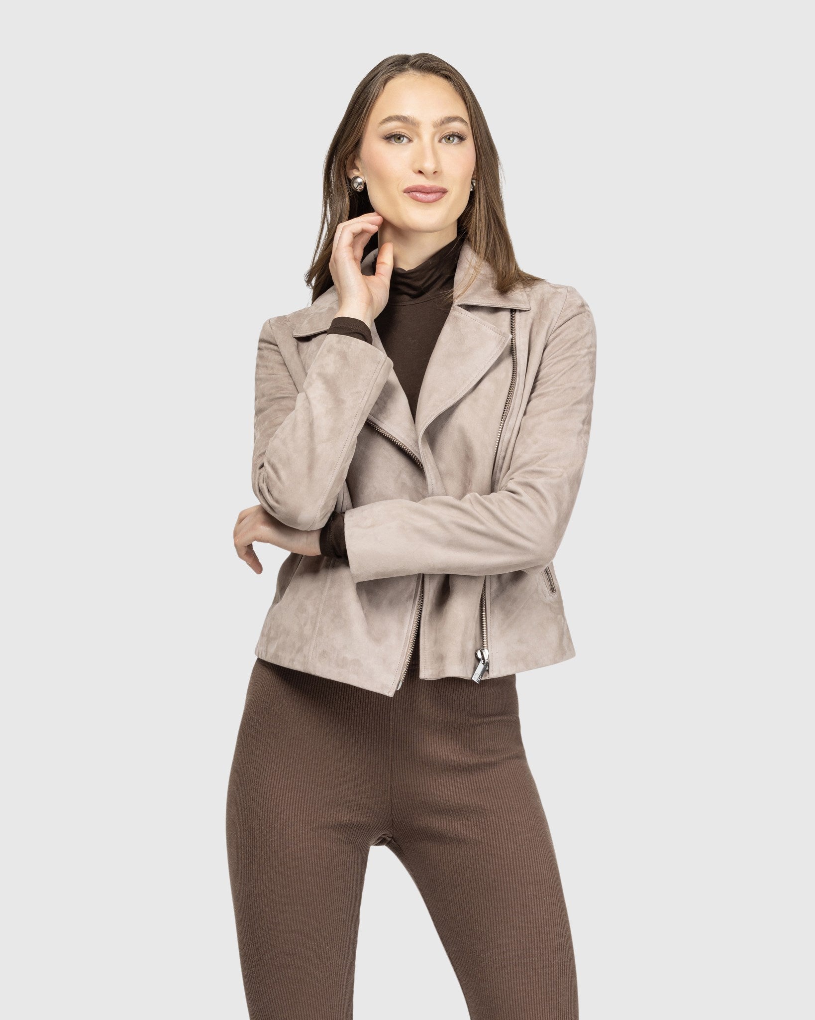 #Color_TAUPE