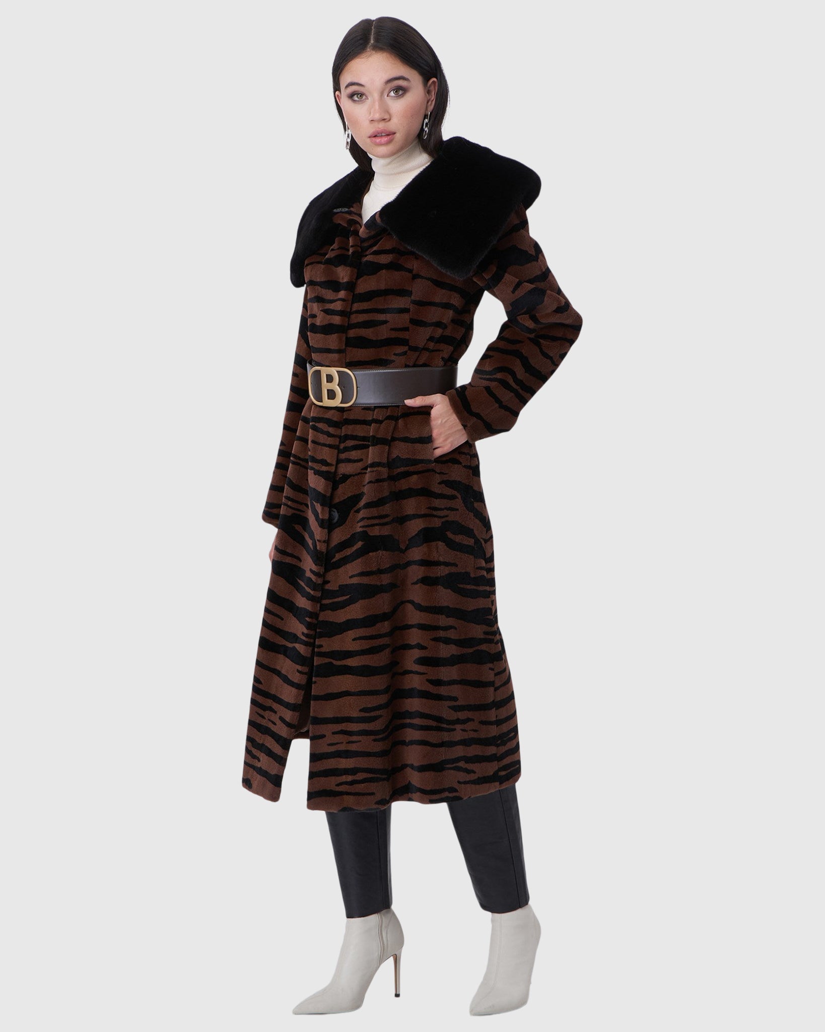 #Color_BROWN TGR PRINT