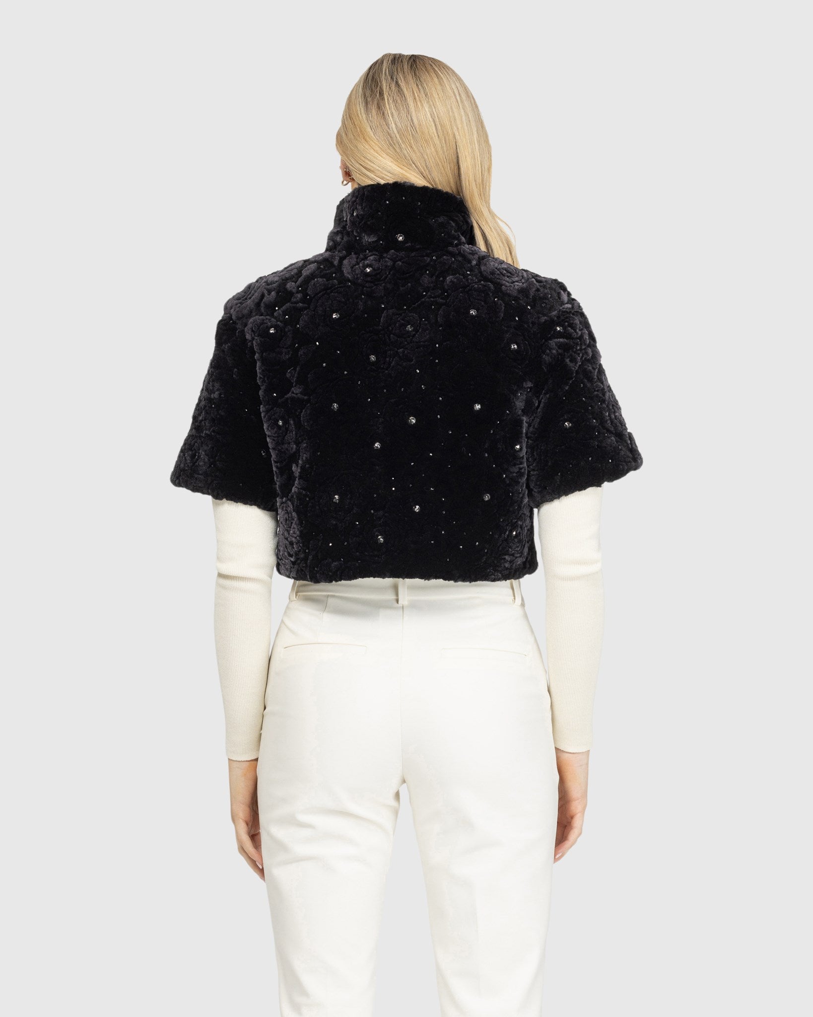 #Color_BLACK BRISA