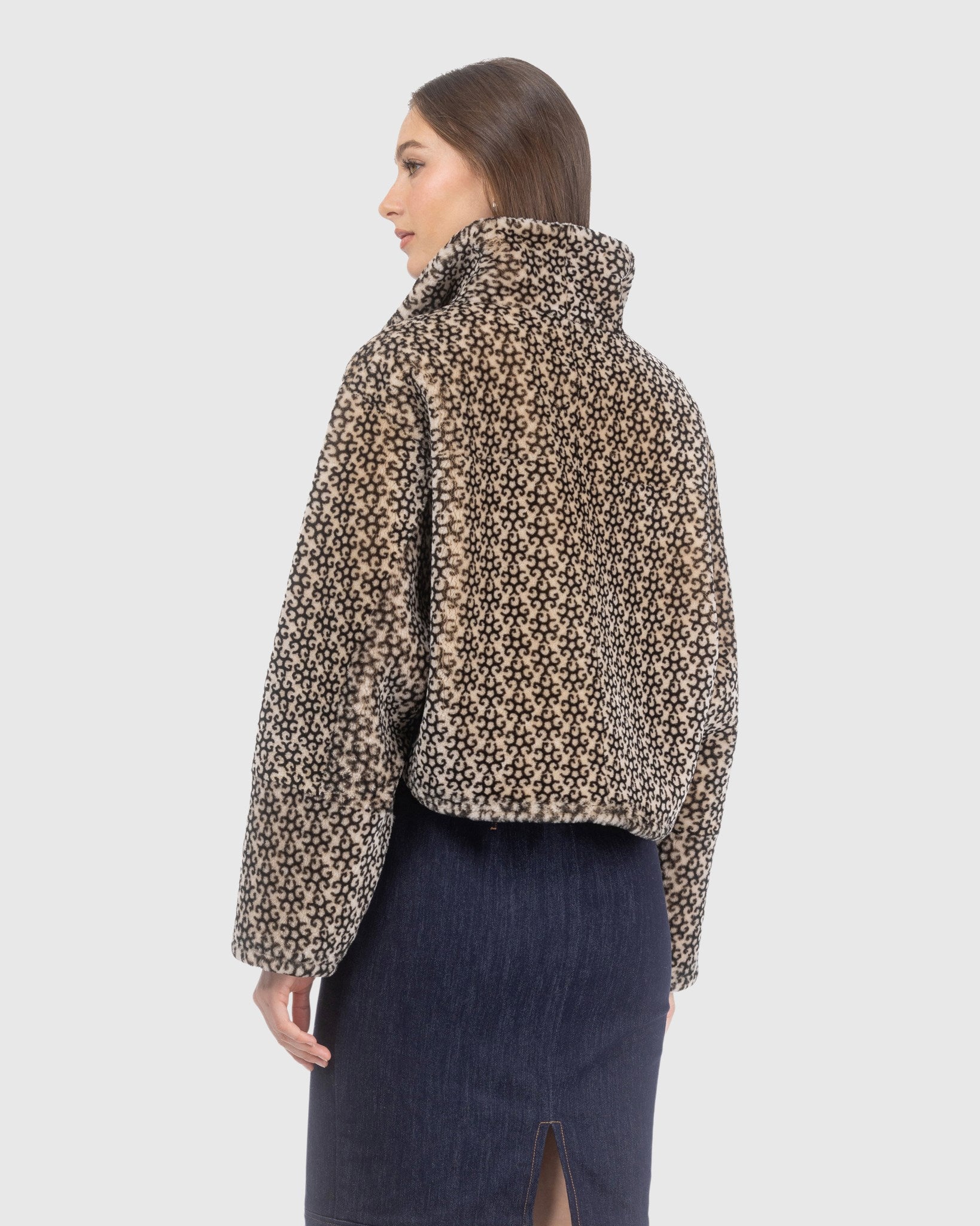 #Color_BEIGE/BLACK INSIGNIA