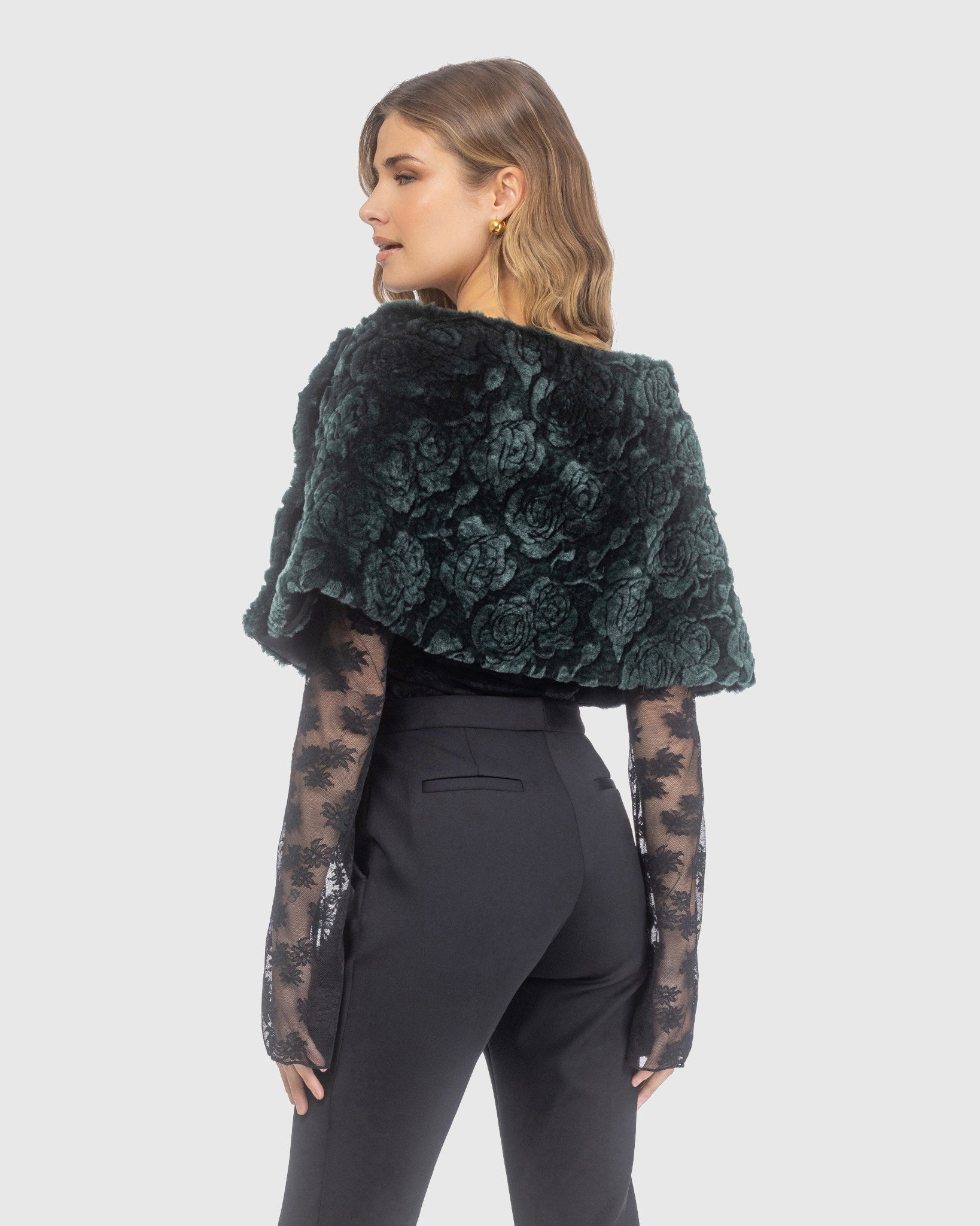 #Color_EMERALD BRISA
