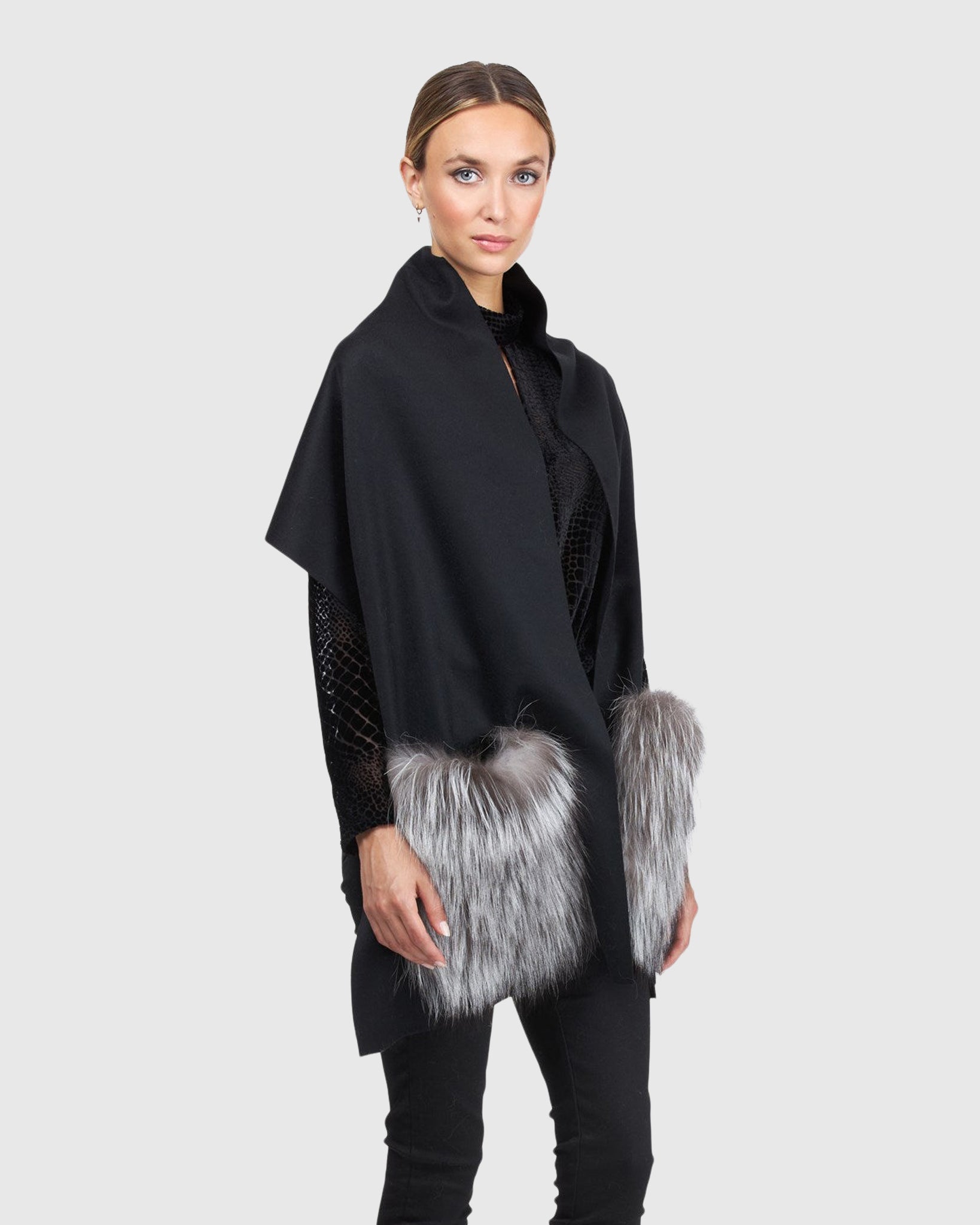 #Color_BLACK/SILVER