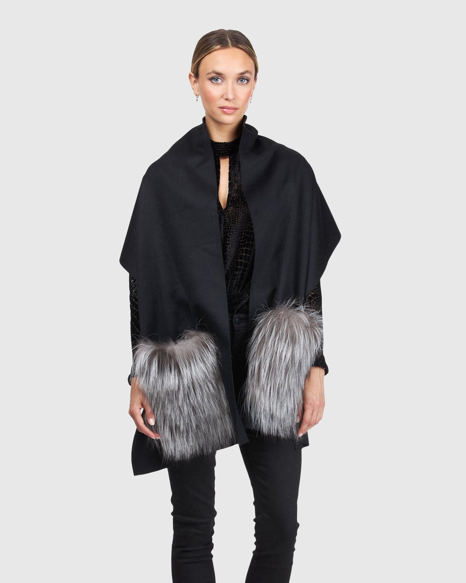 #Color_BLACK/SILVER