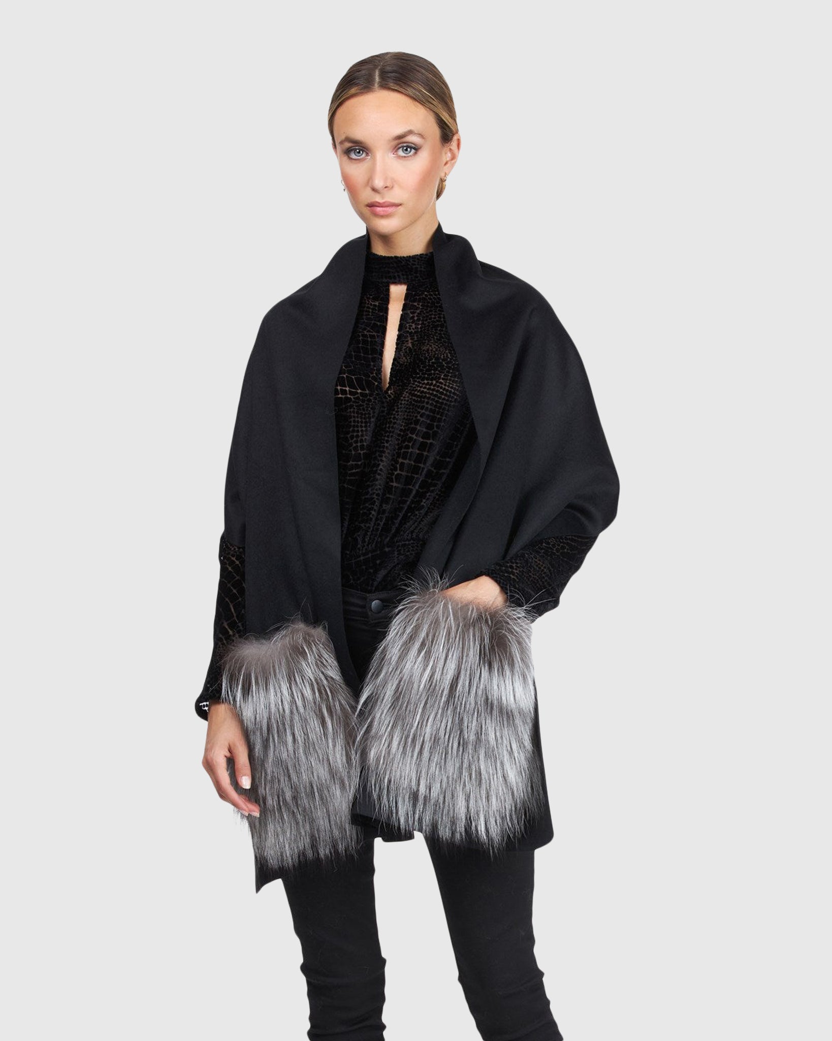 #Color_BLACK/SILVER