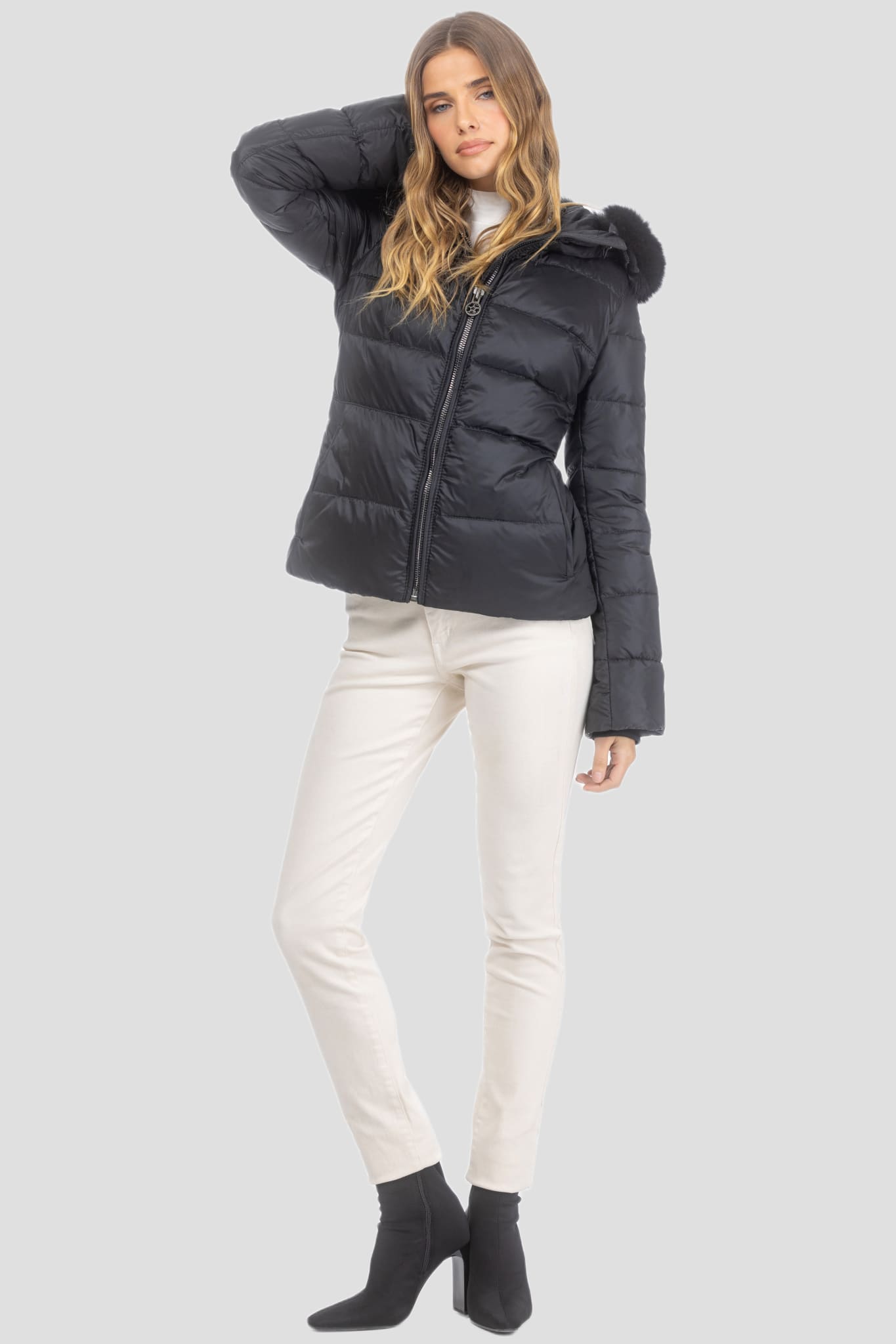 APRES-SKI PARKA WITH DETACHABLE TOSCANA LAMB HOOD TRIM
