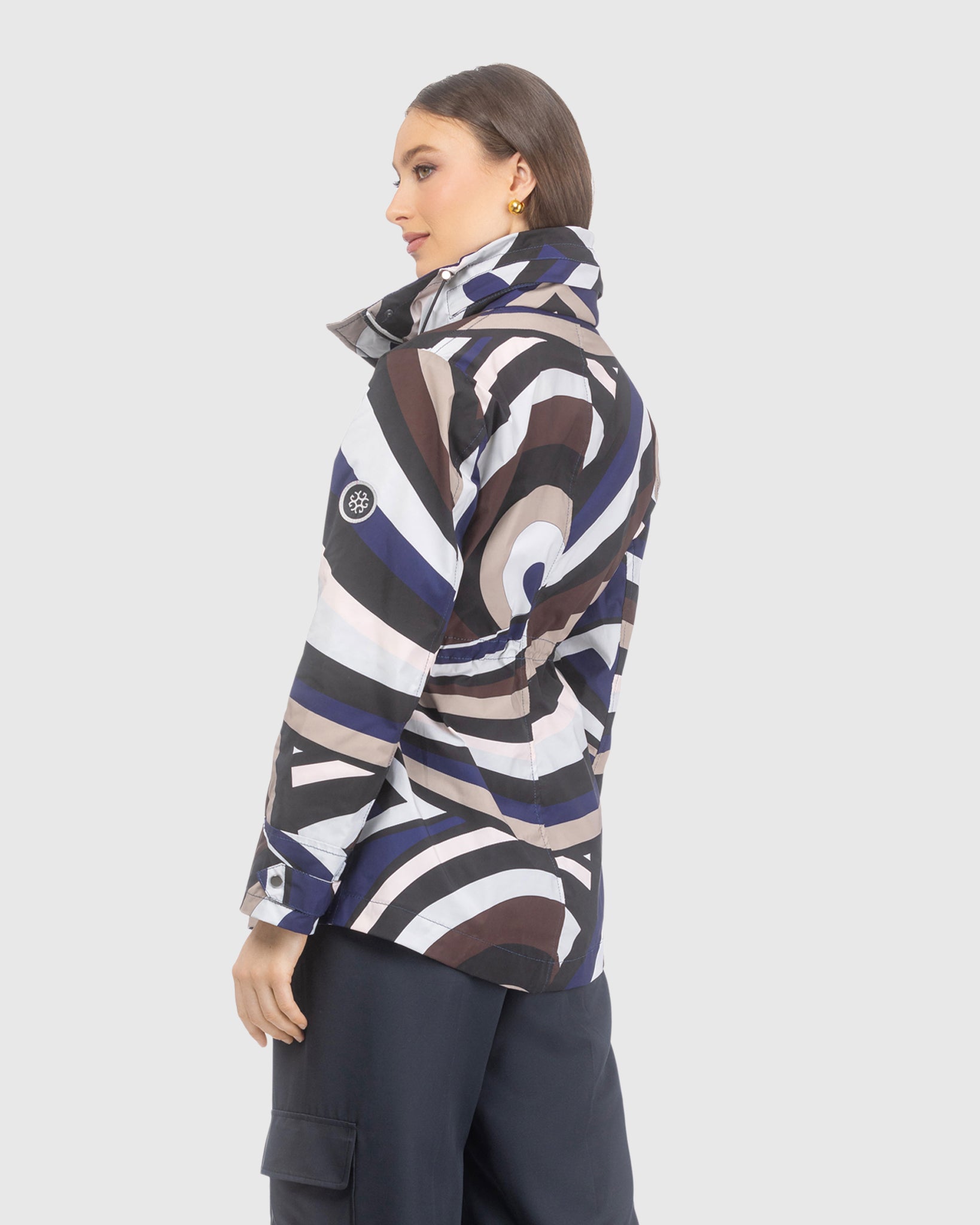 LIGHTWEIGHT JACKET WITH CONCEALED HOOD
