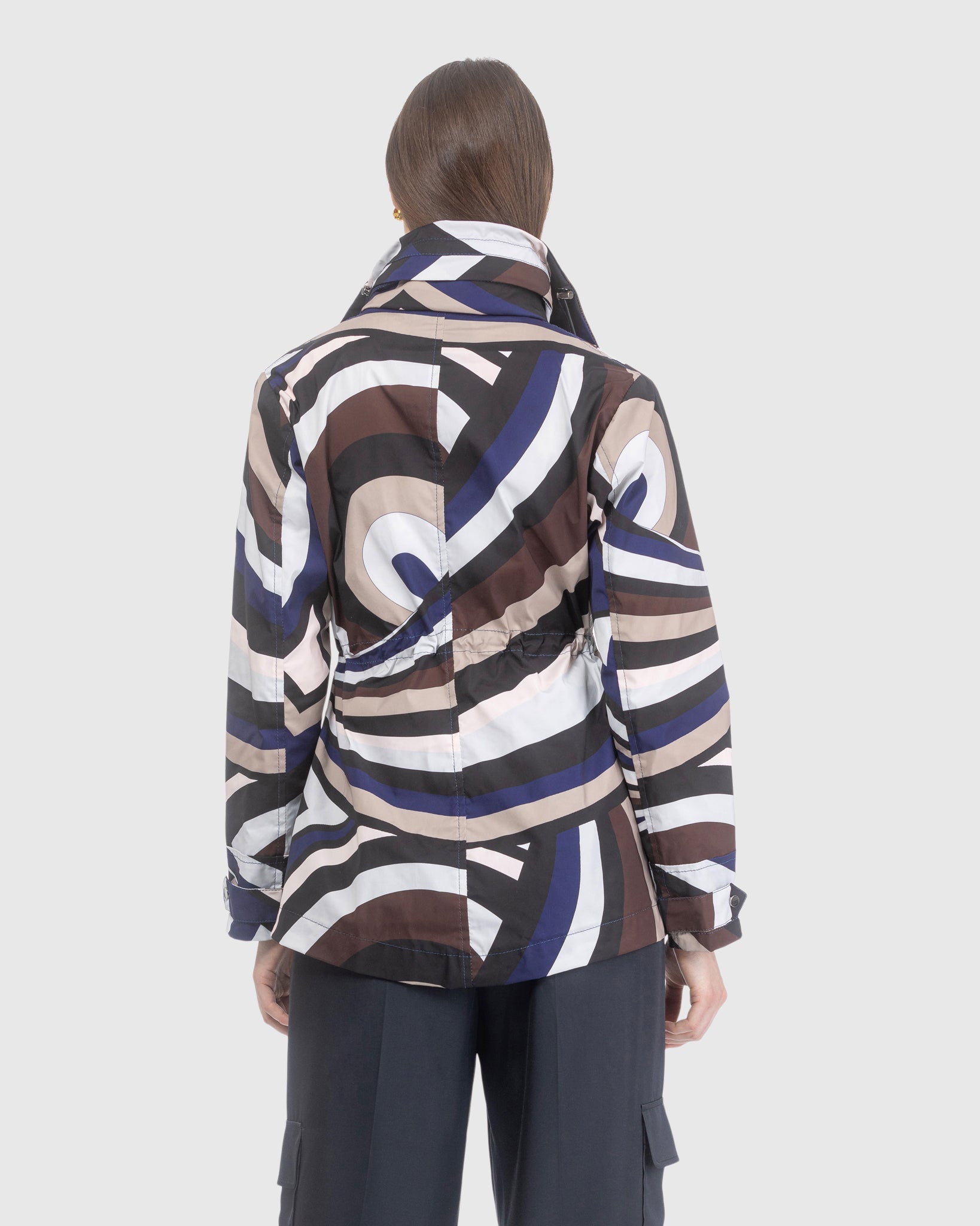 LIGHTWEIGHT JACKET WITH CONCEALED HOOD