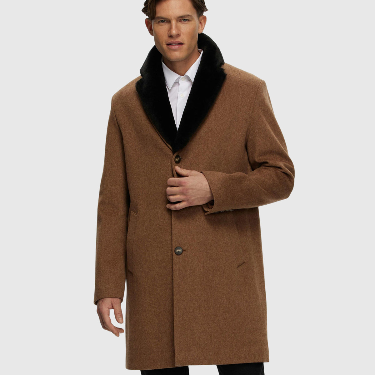 24MH10080_WOLSHE_0290_SHOP1. 