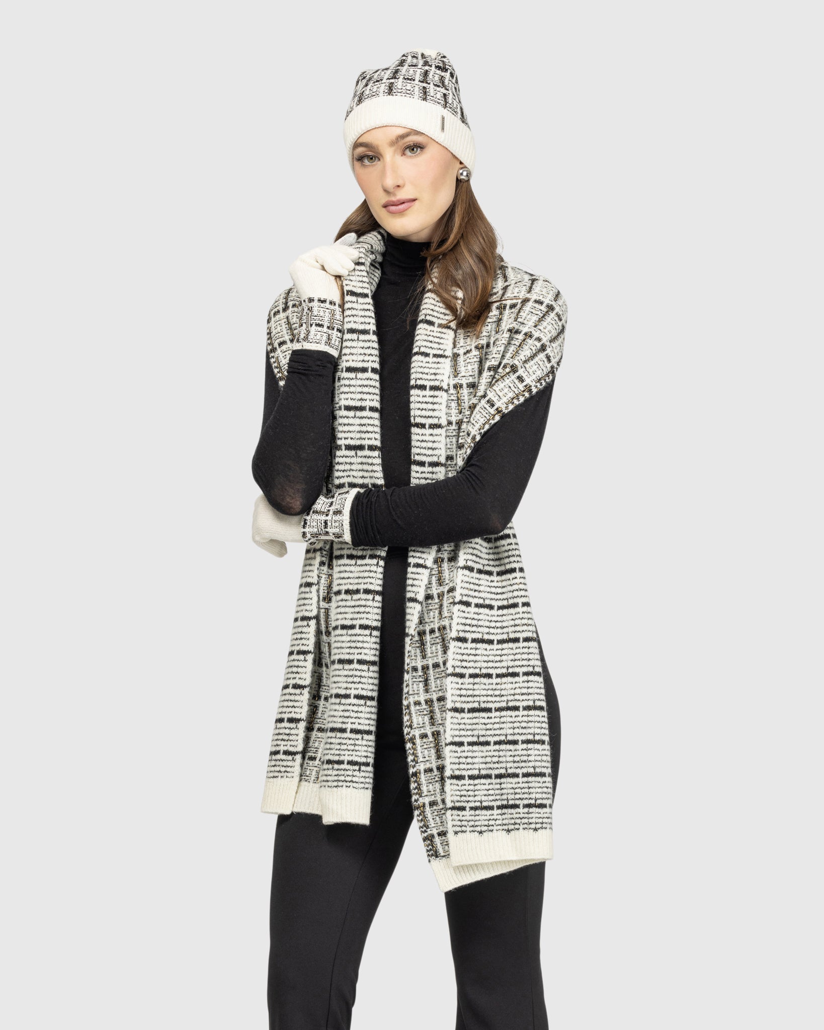 #Color_IVORY/BLACK