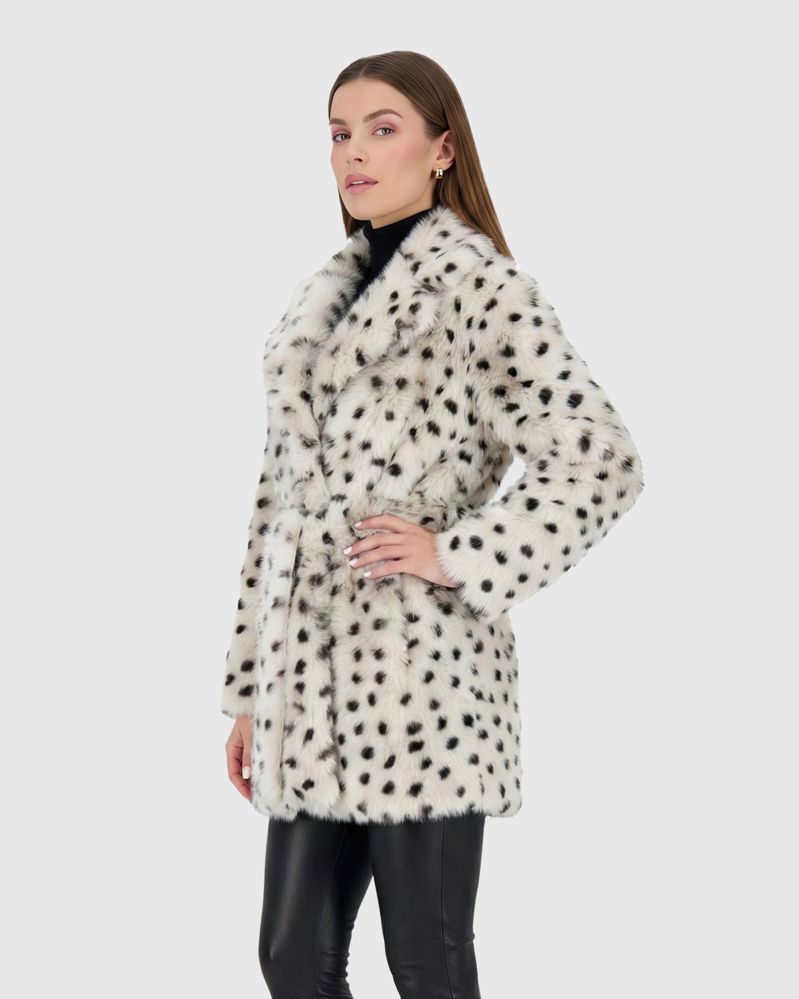 #Color_White/Black Spotted