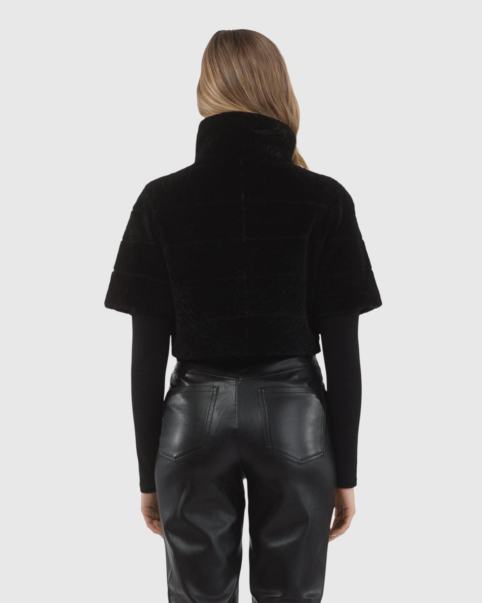 #Color_BLACK/BLACK