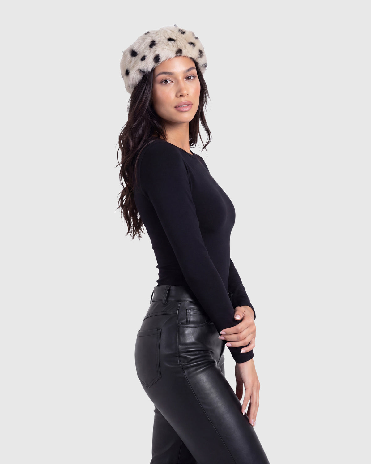 #Color_WHITE/BLACK SPOTTED