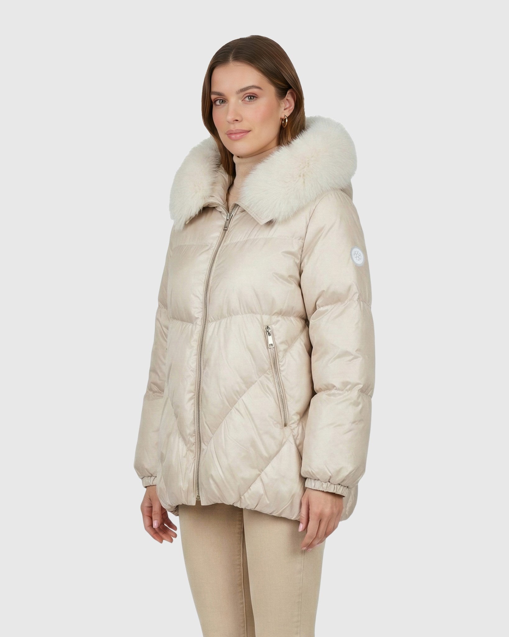 #Color_Beige/Iceberg