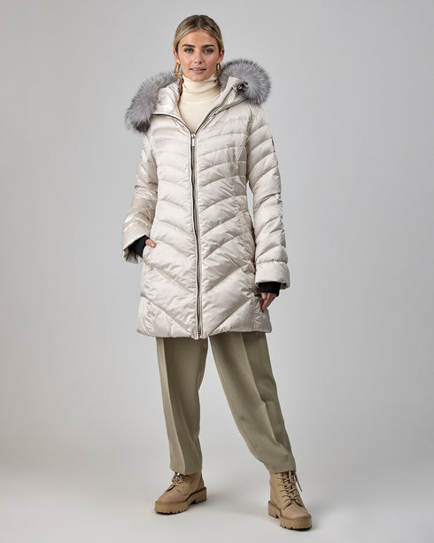 Après-Ski Jacket With Detachable Fox Hood Trim