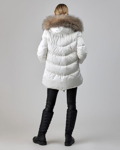 Après-Ski Jacket With Detachable Fox Hood Trim