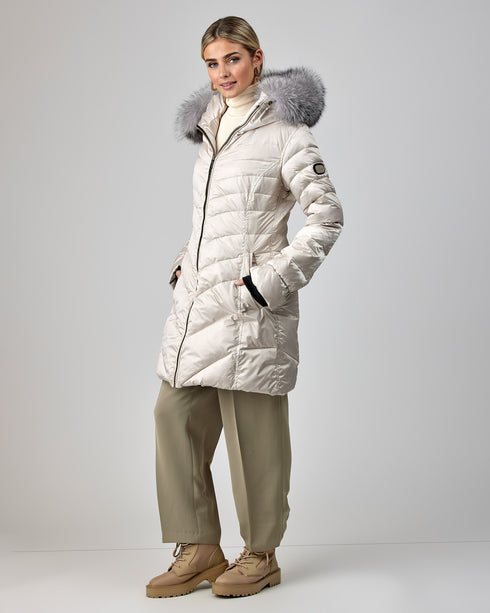 Après-Ski Jacket With Detachable Fox Hood Trim