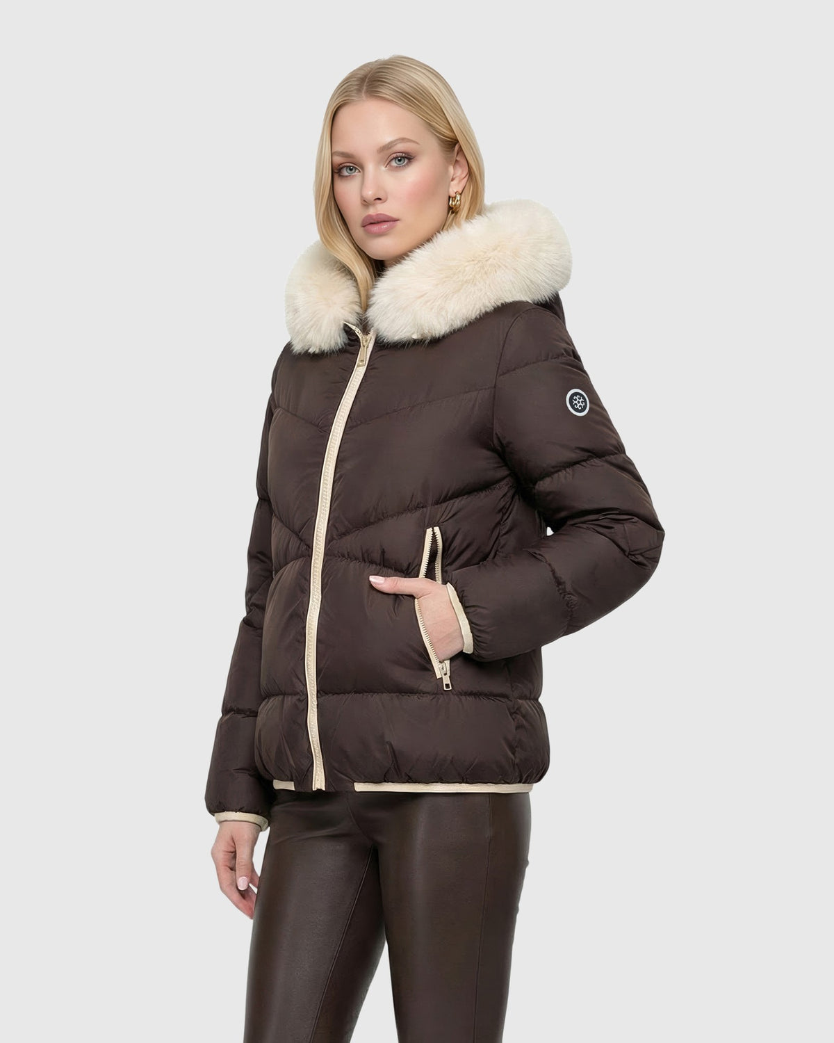 #Color_Brown/Iceberg