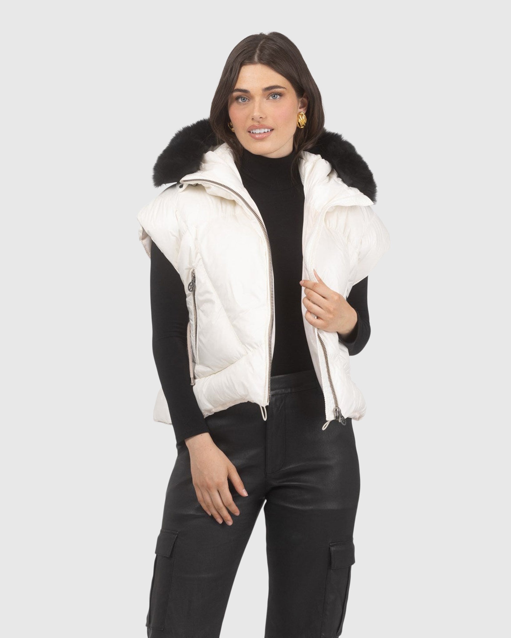 #Color_IVORY/BLACK