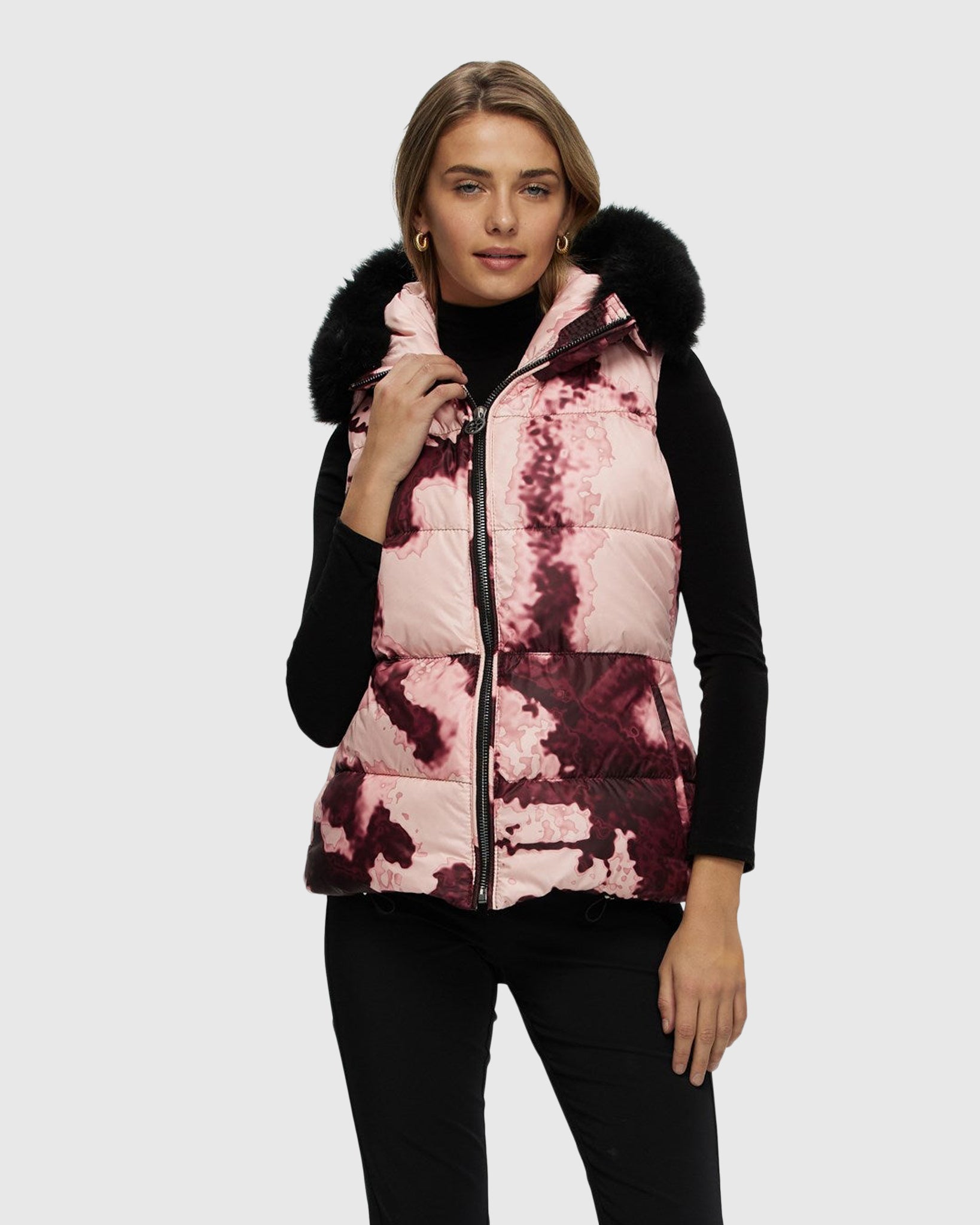 #Color_BURGUNDY ABSTRACT/BLACK