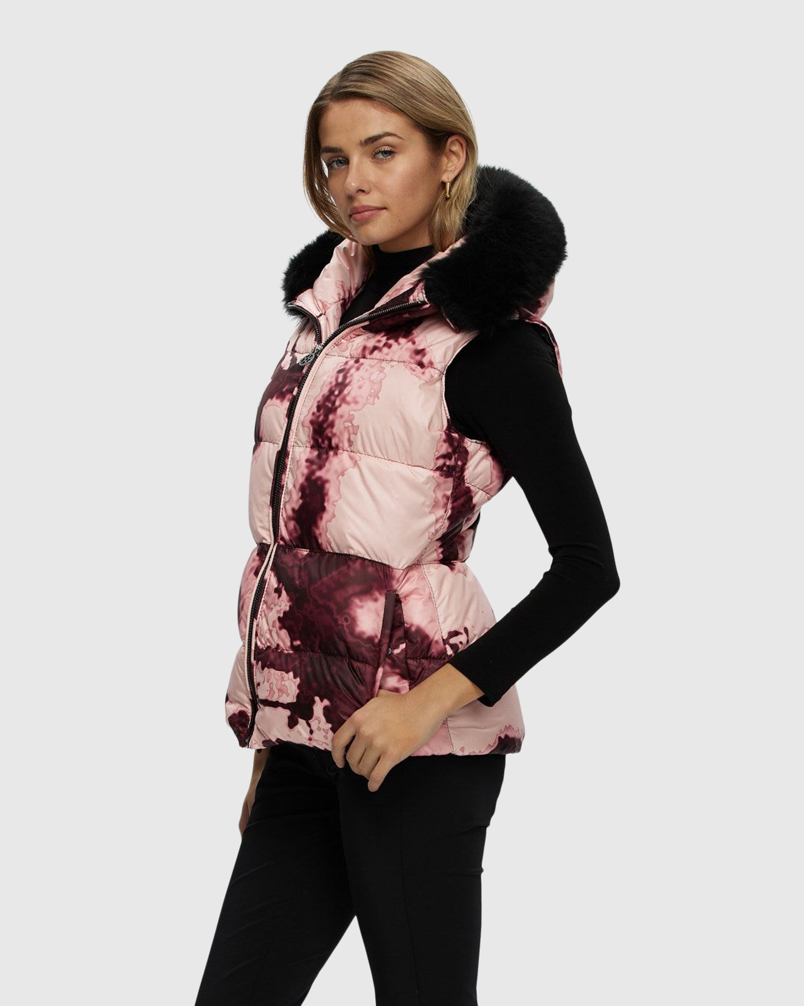 #Color_BURGUNDY ABSTRACT/BLACK