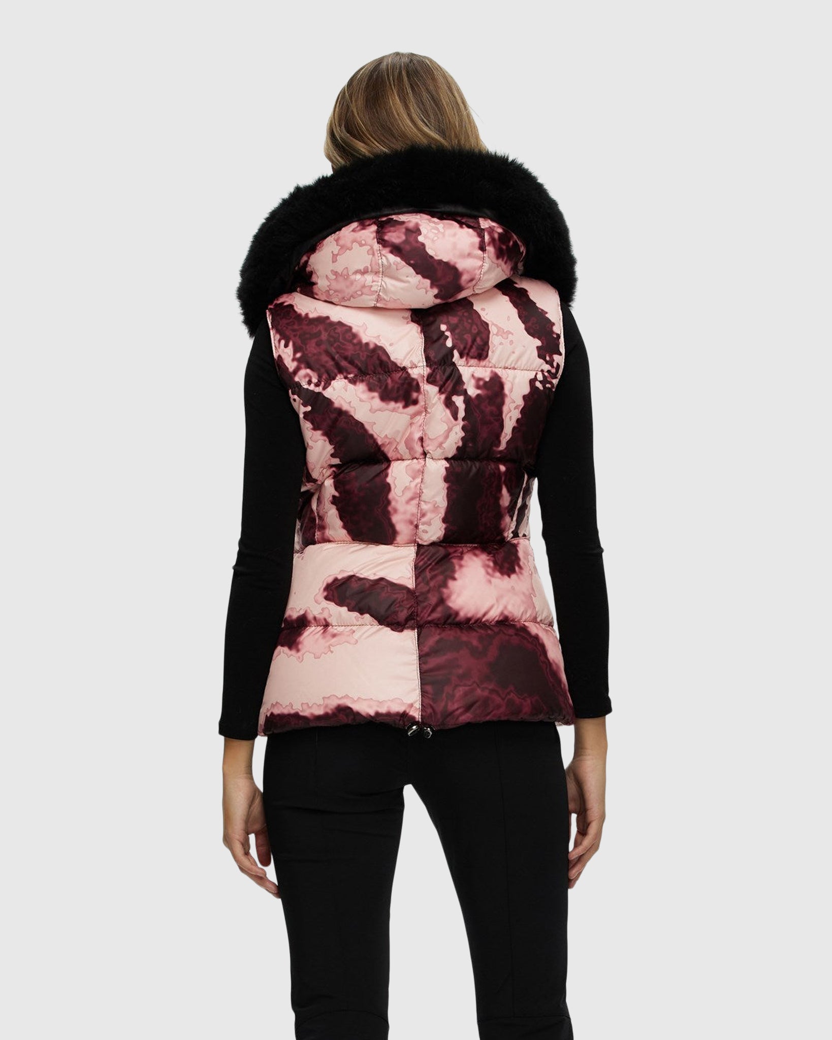 #Color_BURGUNDY ABSTRACT/BLACK