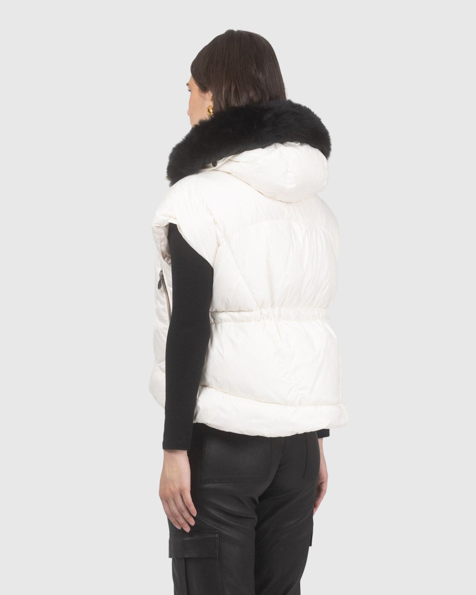 #Color_IVORY/BLACK
