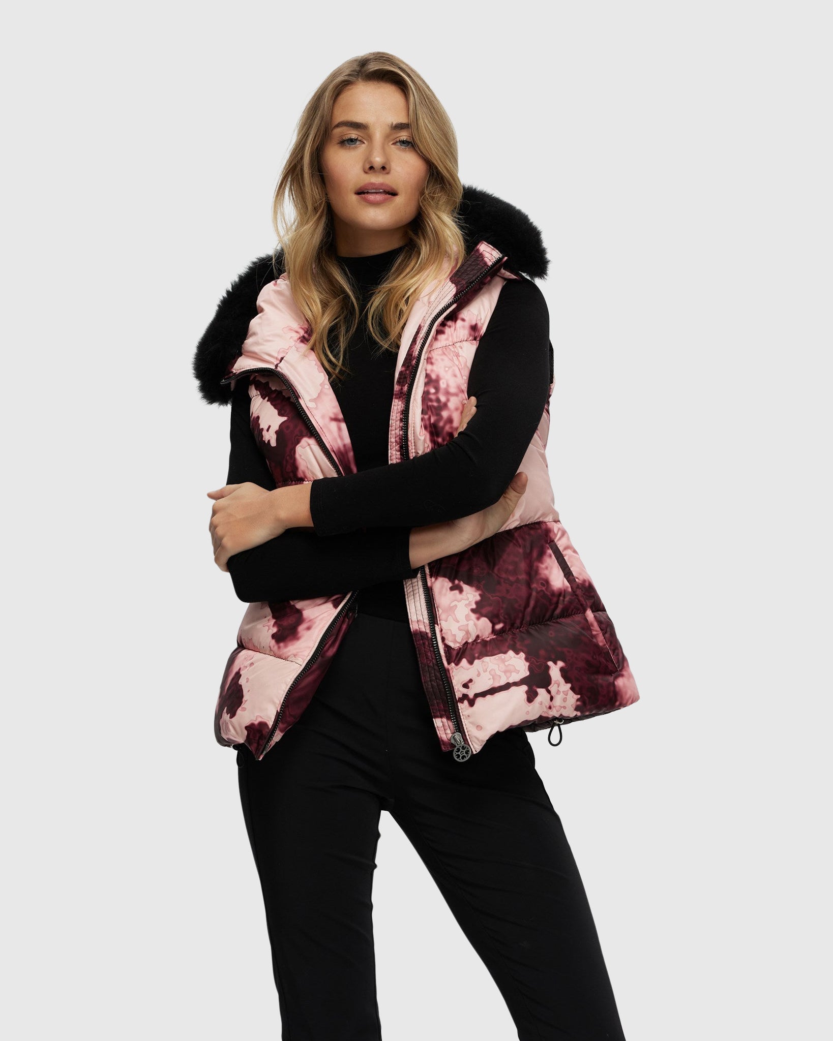 #Color_BURGUNDY ABSTRACT/BLACK