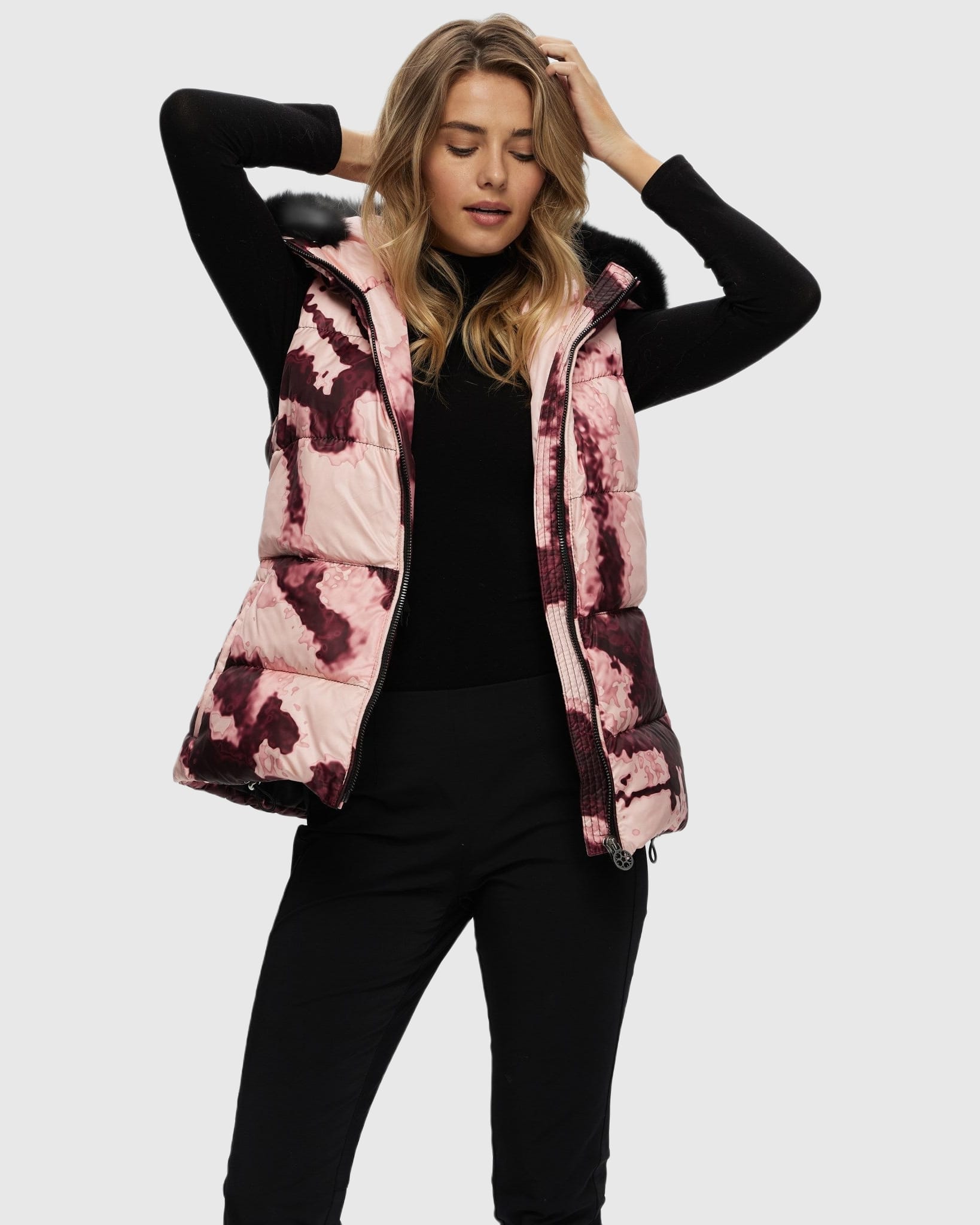 #Color_BURGUNDY ABSTRACT/BLACK